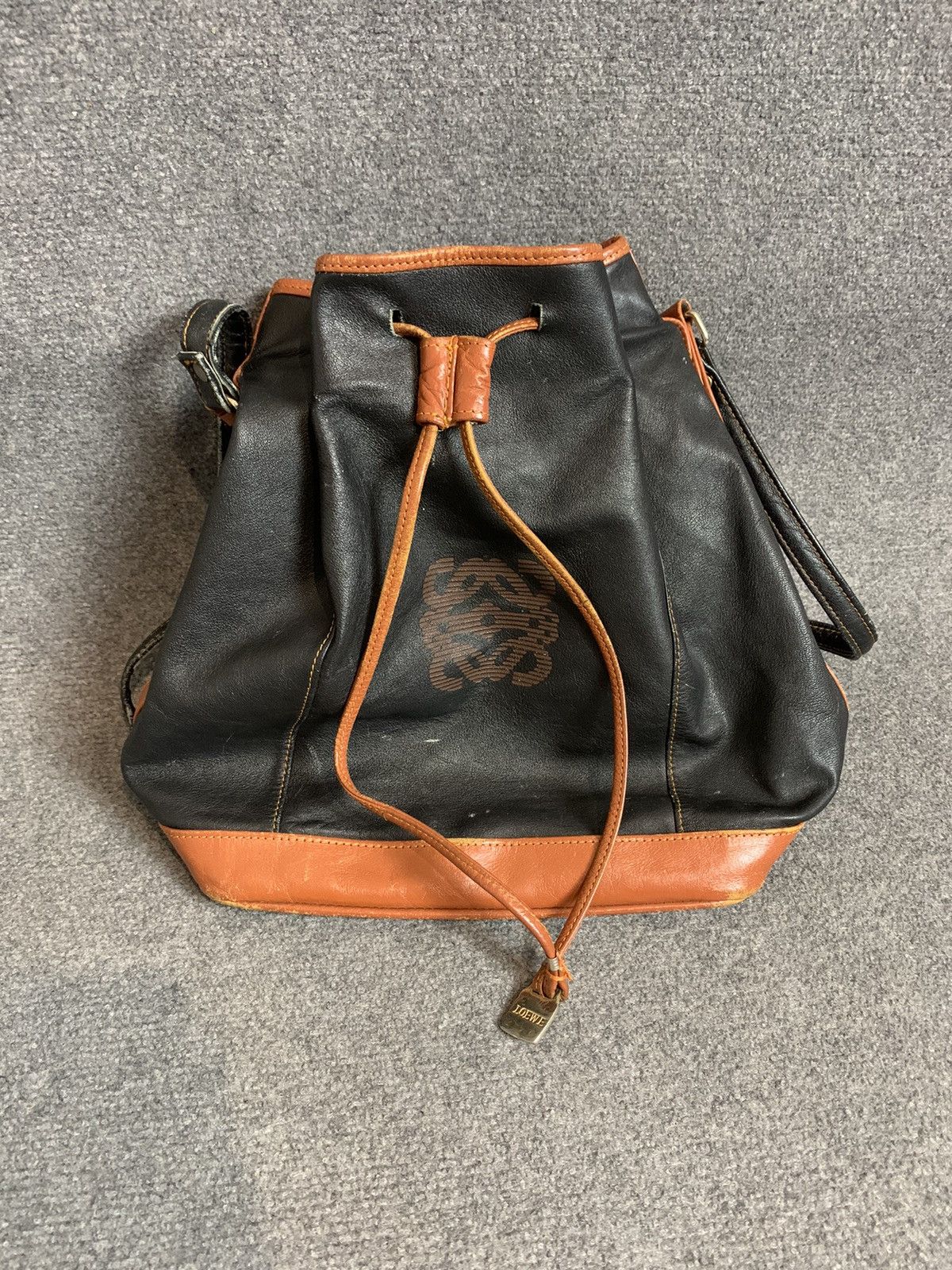 Loewe Vintage Loewe leather bucket bag Size ONE SIZE - 3 Thumbnail