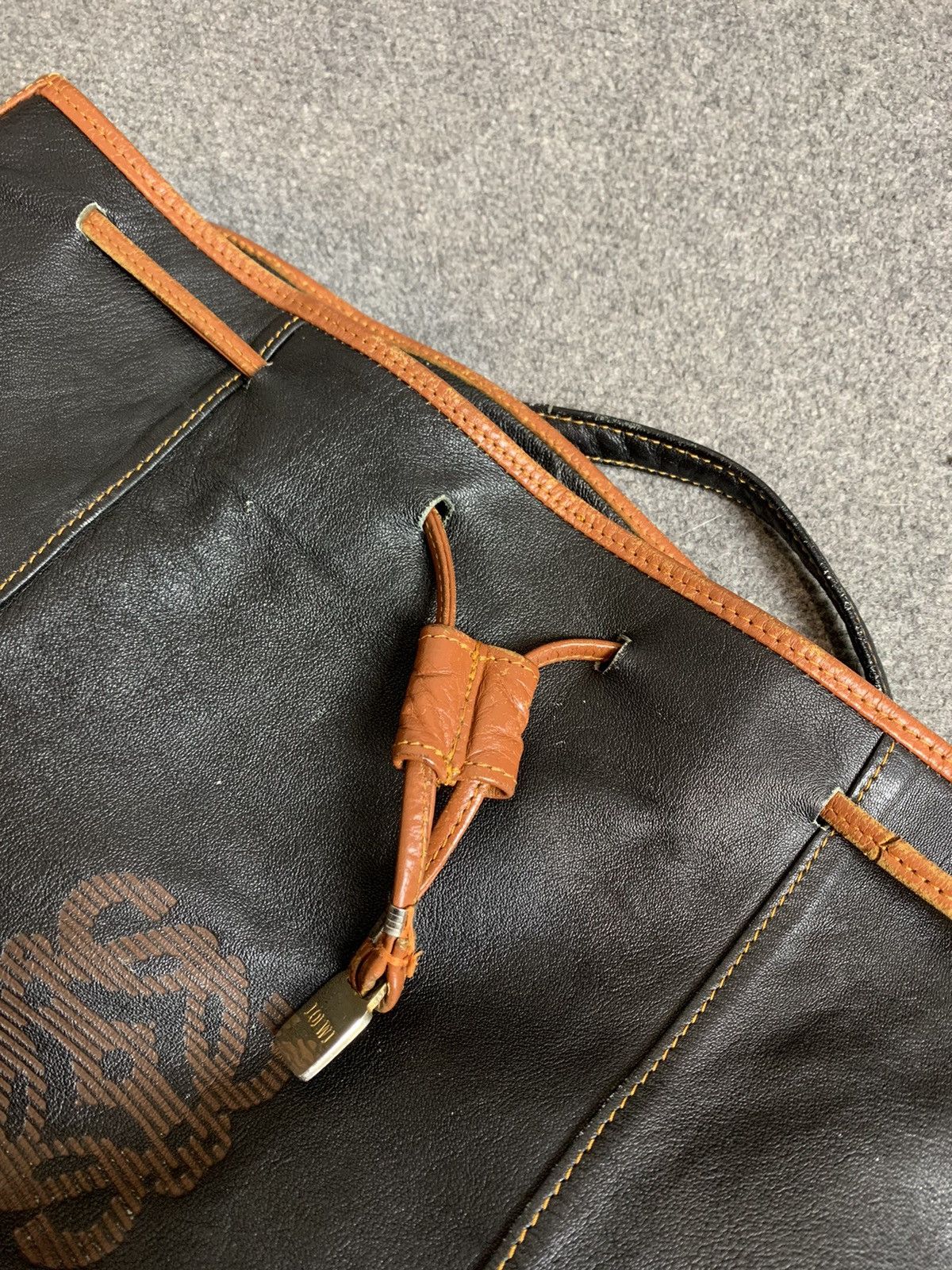 Loewe Vintage Loewe leather bucket bag Size ONE SIZE - 11 Thumbnail