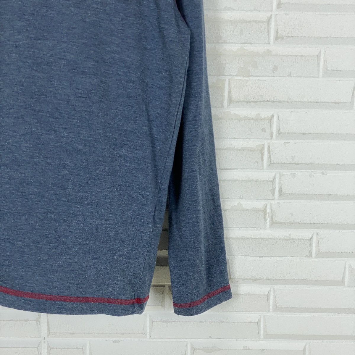 Converse 🔥LAST PRICE🔥 RARE ❗️Converse Embossed Logo Long Sleeve Tee Size US L / EU 52-54 / 3 - 5 Thumbnail