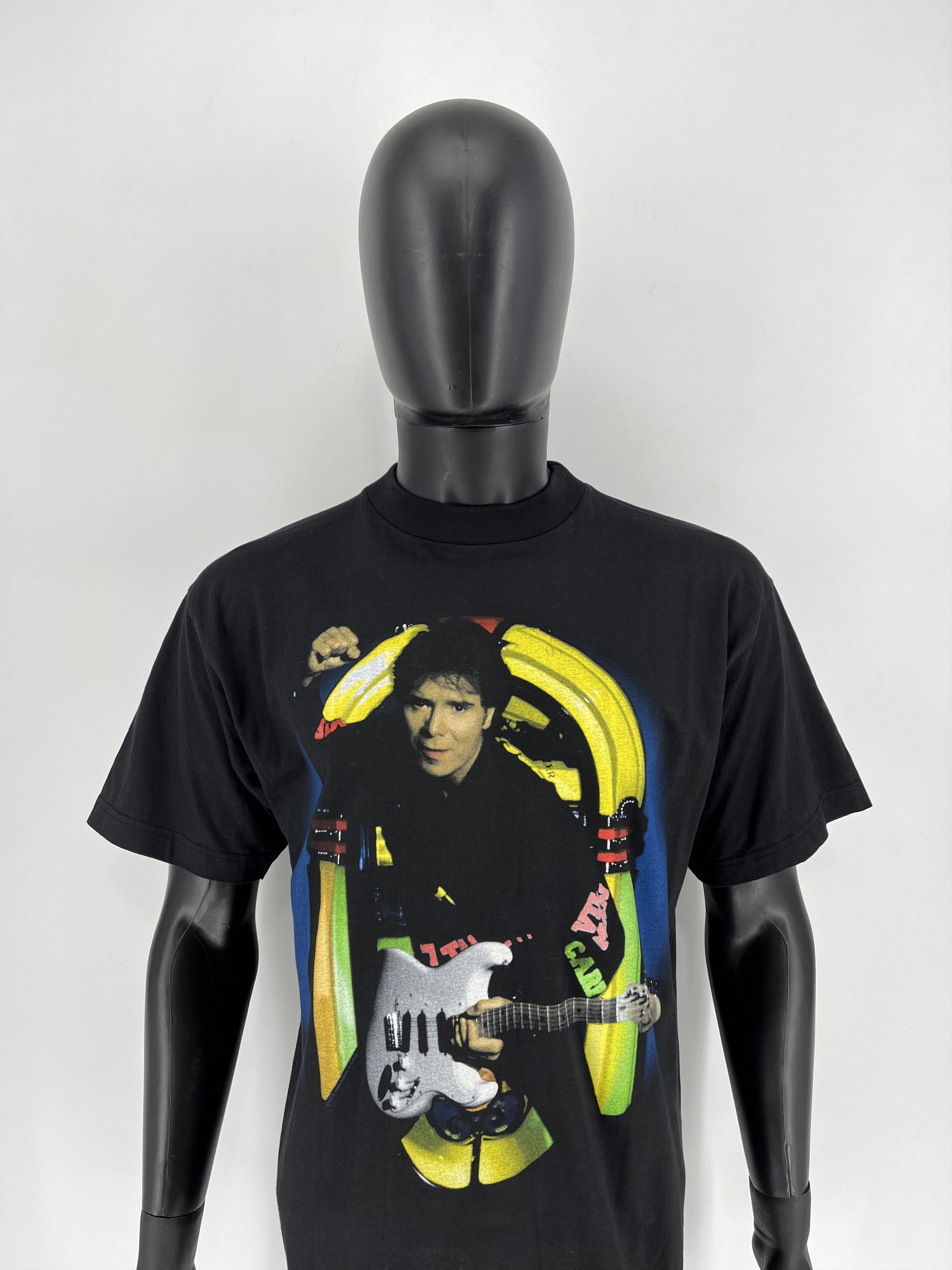 Band Tees Vintage 1994 CLIFF RICHARD Band Tour Rock T-shirt Streetwear Size US L / EU 52-54 / 3 - 1 Thumbnail