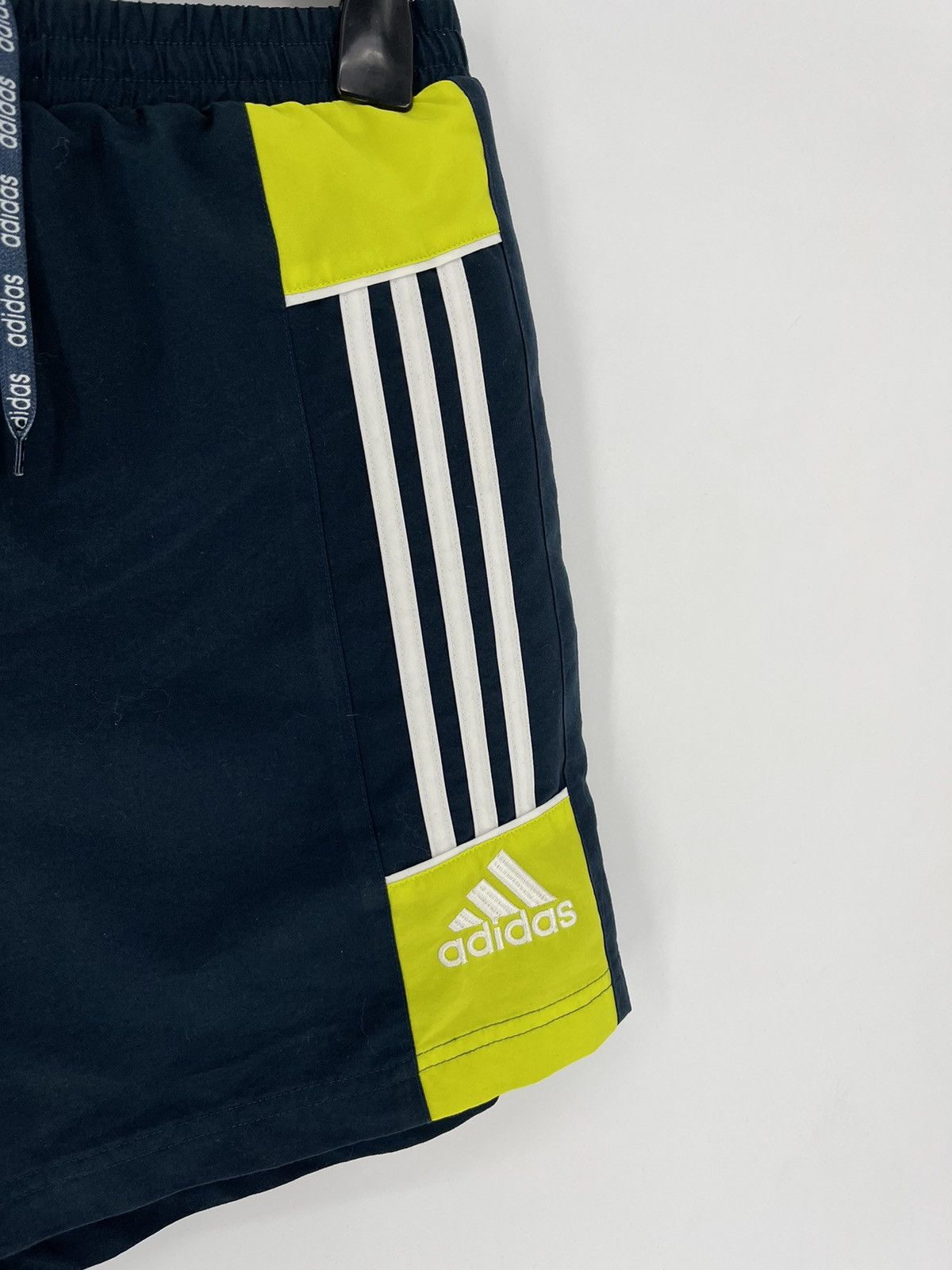 Adidas × Vintage Vintage Y2K Adidas Stripes Shorts Streetwear Fashion Size US 34 / EU 50 - 4 Thumbnail