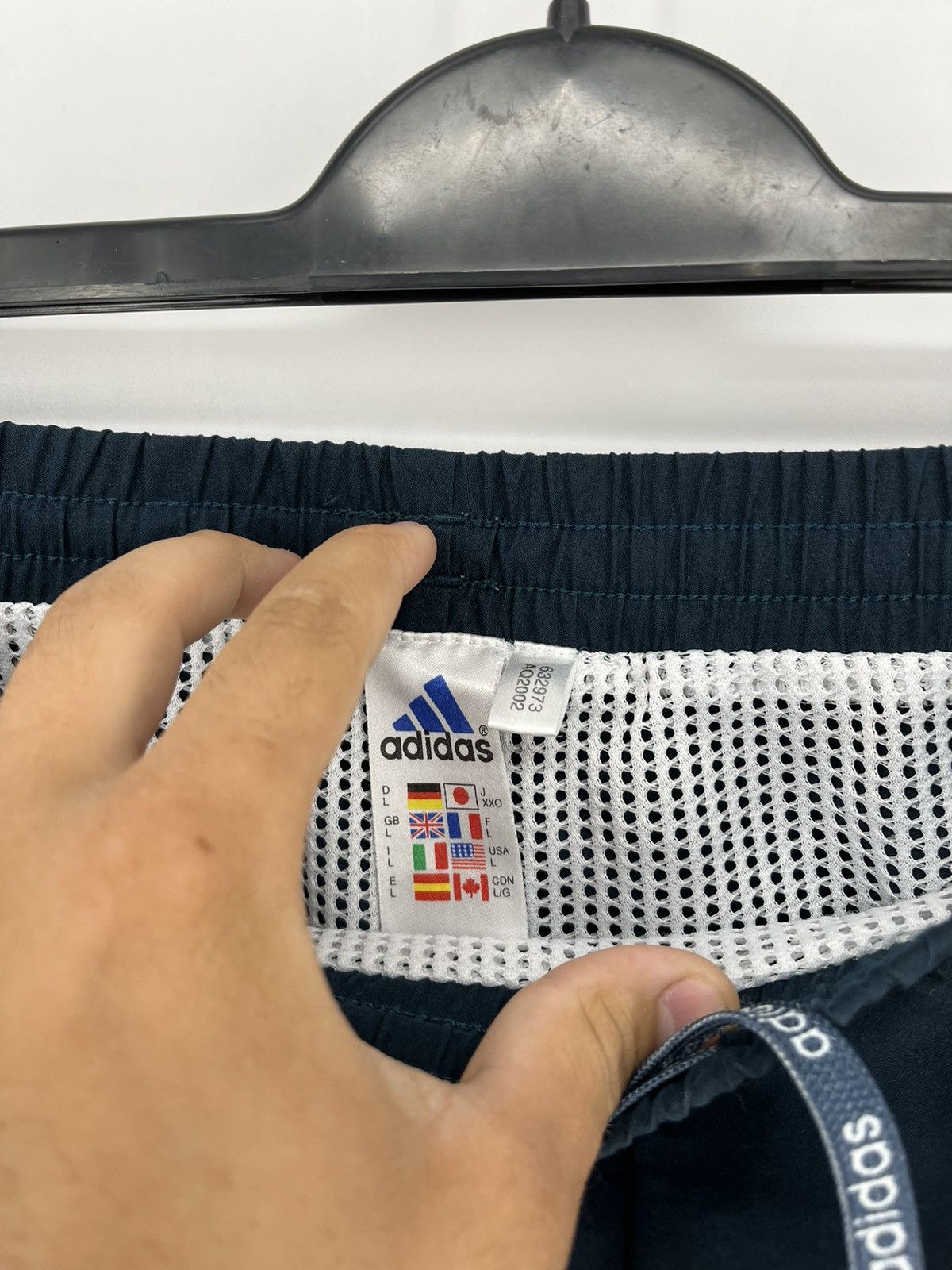 Adidas × Vintage Vintage Y2K Adidas Stripes Shorts Streetwear Fashion Size US 34 / EU 50 - 7 Thumbnail