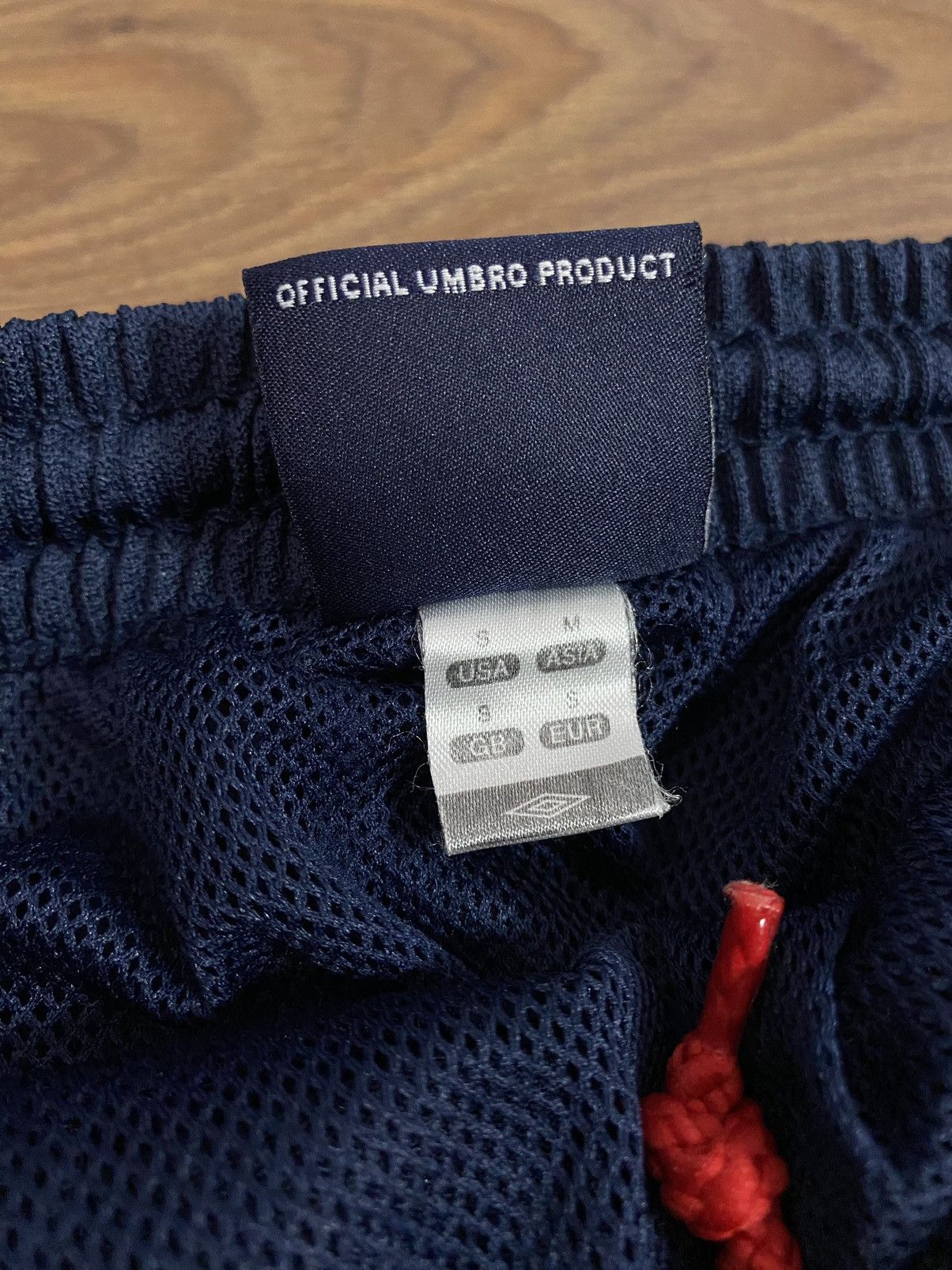 Umbro × Vintage Umbro Vintage Navy Shorts Size US 30 / EU 46 - 8 Thumbnail