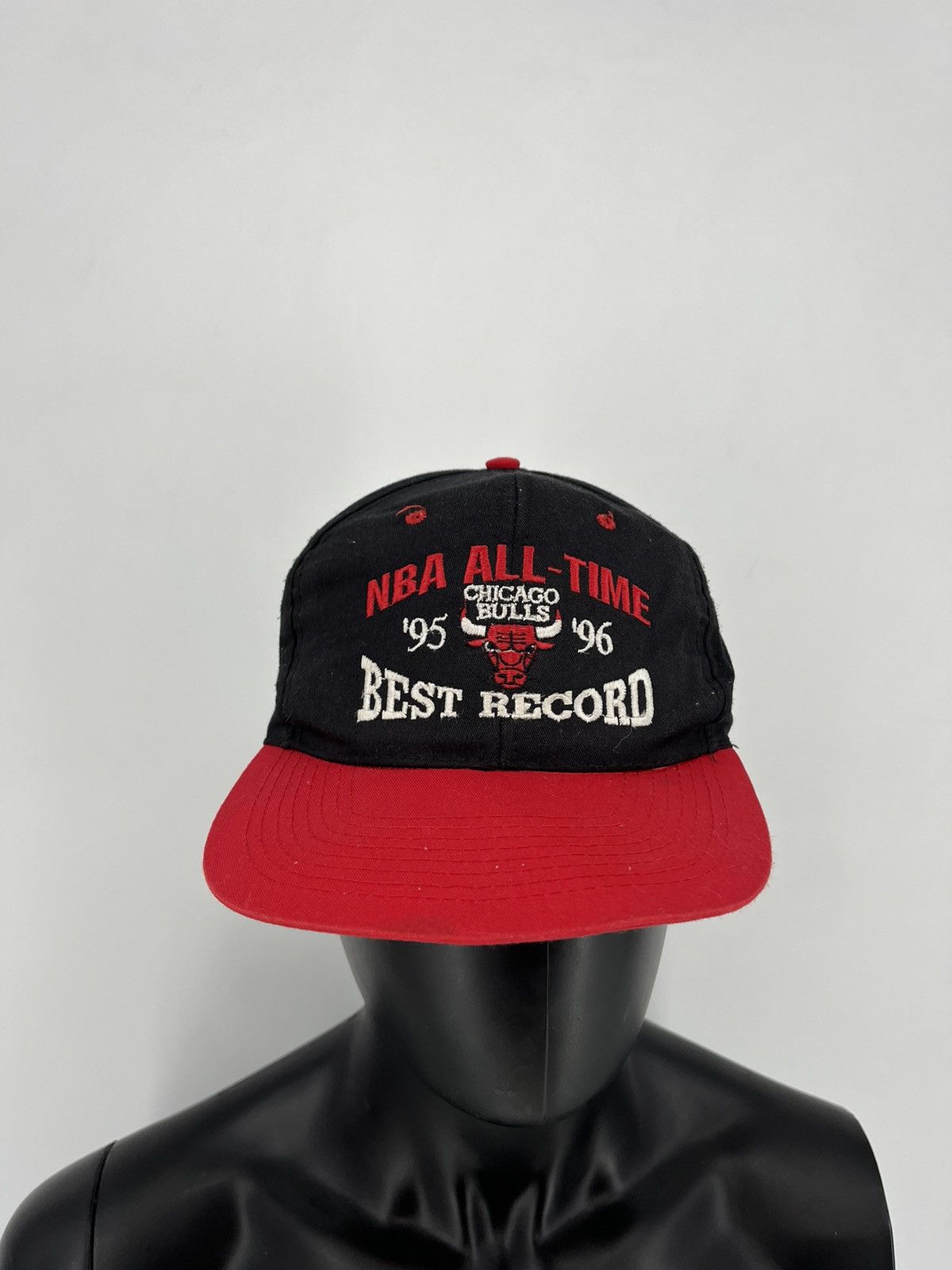 NBA × Vintage Vintage Chicago Bulls 90s 95 96 best record Cap Size ONE SIZE - 2 Thumbnail