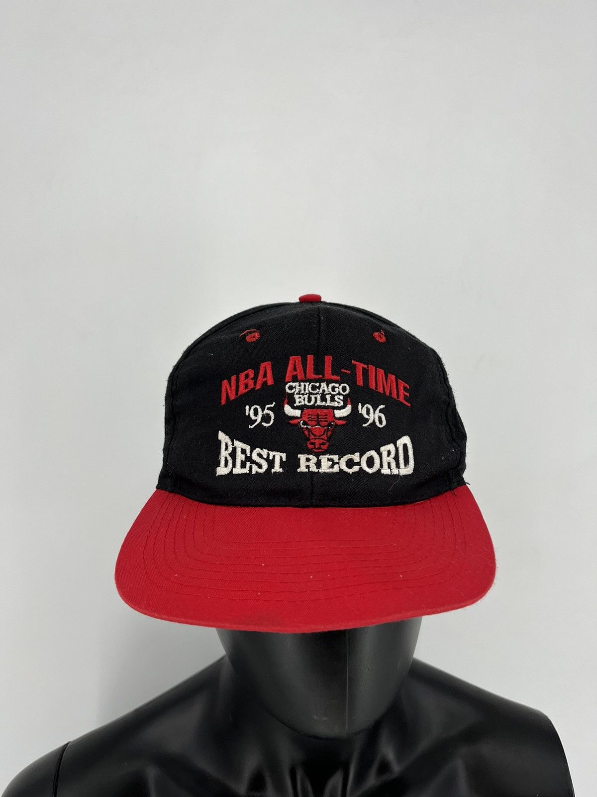 NBA × Vintage Vintage Chicago Bulls 90s 95 96 best record Cap Size ONE SIZE - 1 Thumbnail