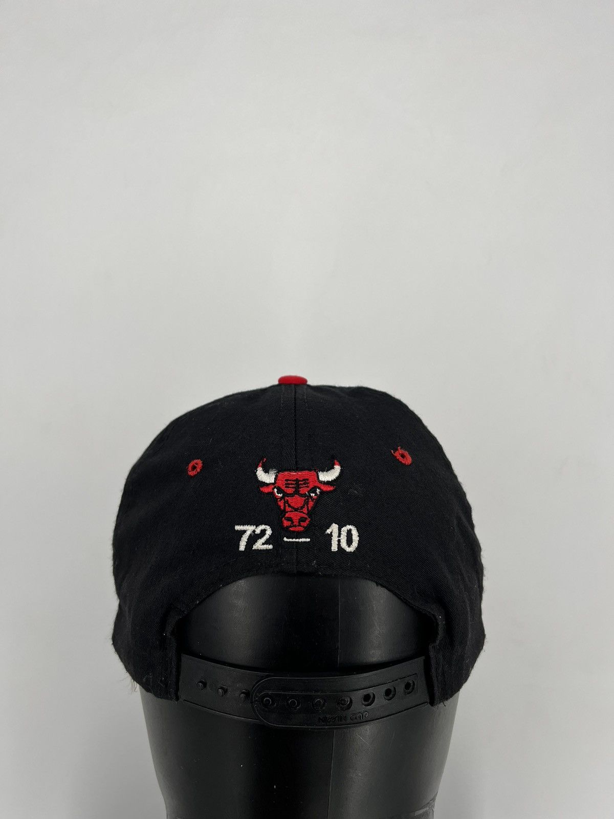 NBA × Vintage Vintage Chicago Bulls 90s 95 96 best record Cap Size ONE SIZE - 4 Thumbnail