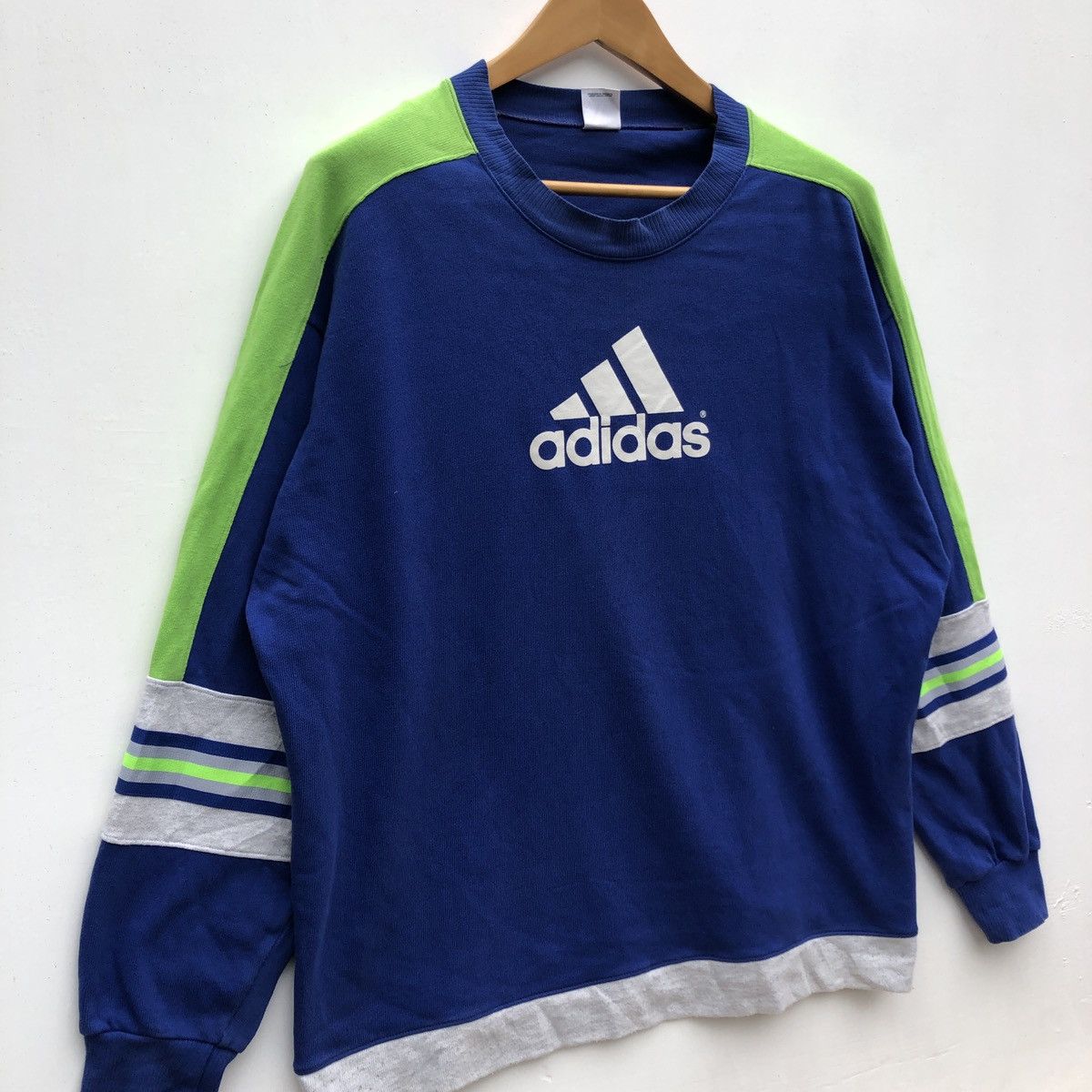 Adidas Vintage ADIDAS THREE STRIPE Crew Neck Sweatshirt #0730-22 Size US L / EU 52-54 / 3 - 2 Thumbnail