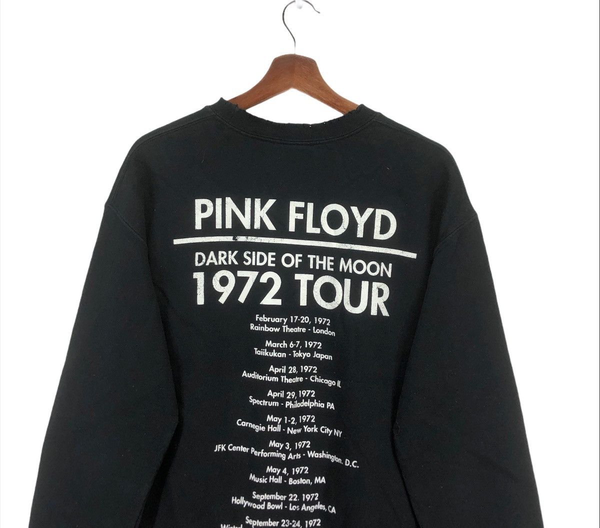 Band Tees × Pink Floyd × Vintage Vintage Pink Floyd Rock Band Distressed Crewneck Size US M / EU 48-50 / 2 - 10 Thumbnail