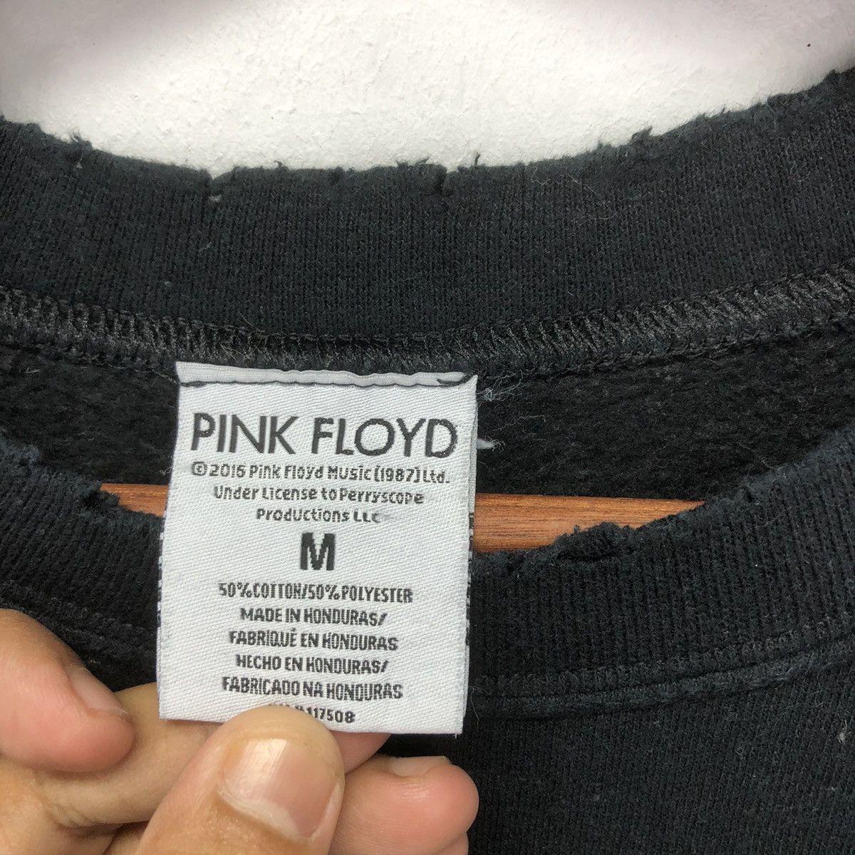 Band Tees × Pink Floyd × Vintage Vintage Pink Floyd Rock Band Distressed Crewneck Size US M / EU 48-50 / 2 - 7 Thumbnail