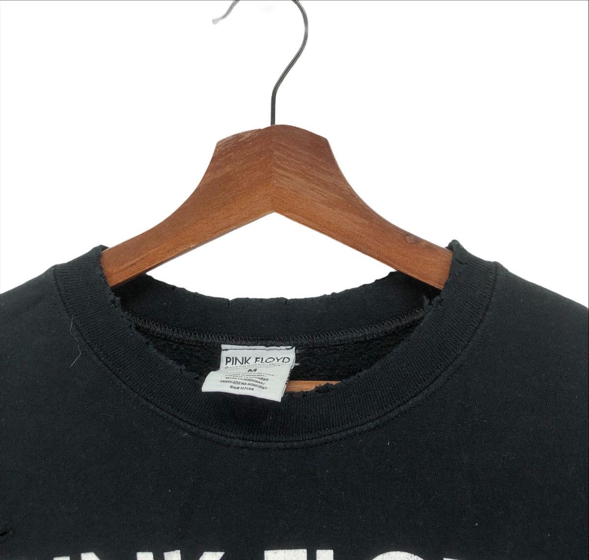 Band Tees × Pink Floyd × Vintage Vintage Pink Floyd Rock Band Distressed Crewneck Size US M / EU 48-50 / 2 - 8 Thumbnail