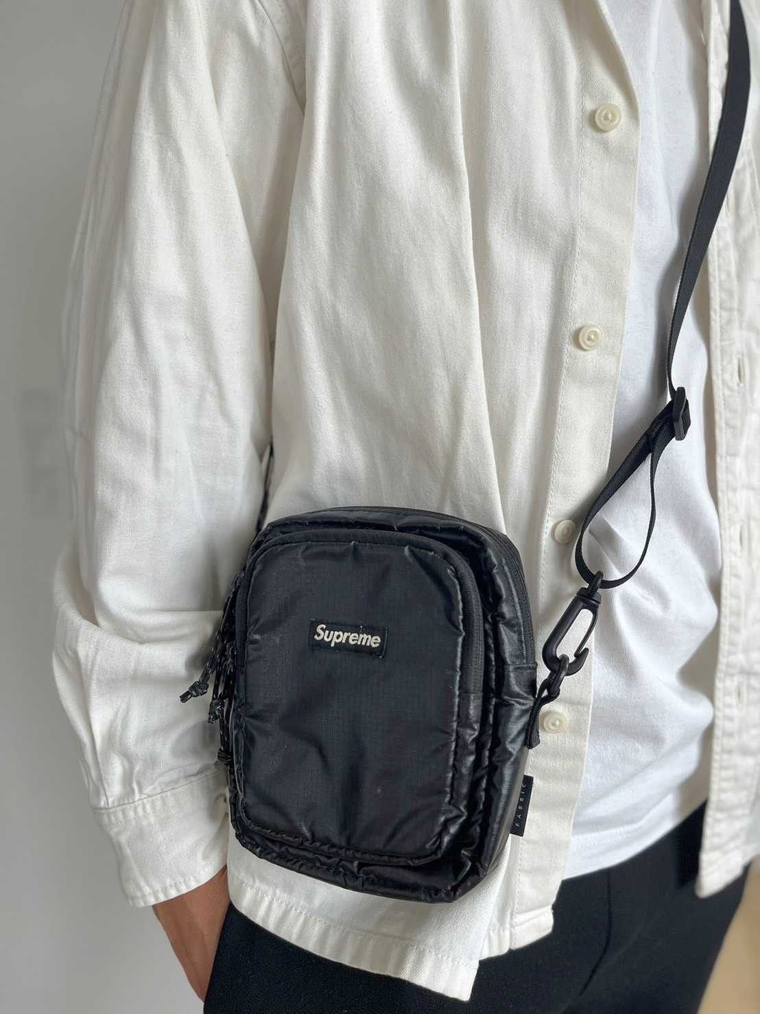 image of Supreme Shoulder Bag (Fw17) in Black, Men's