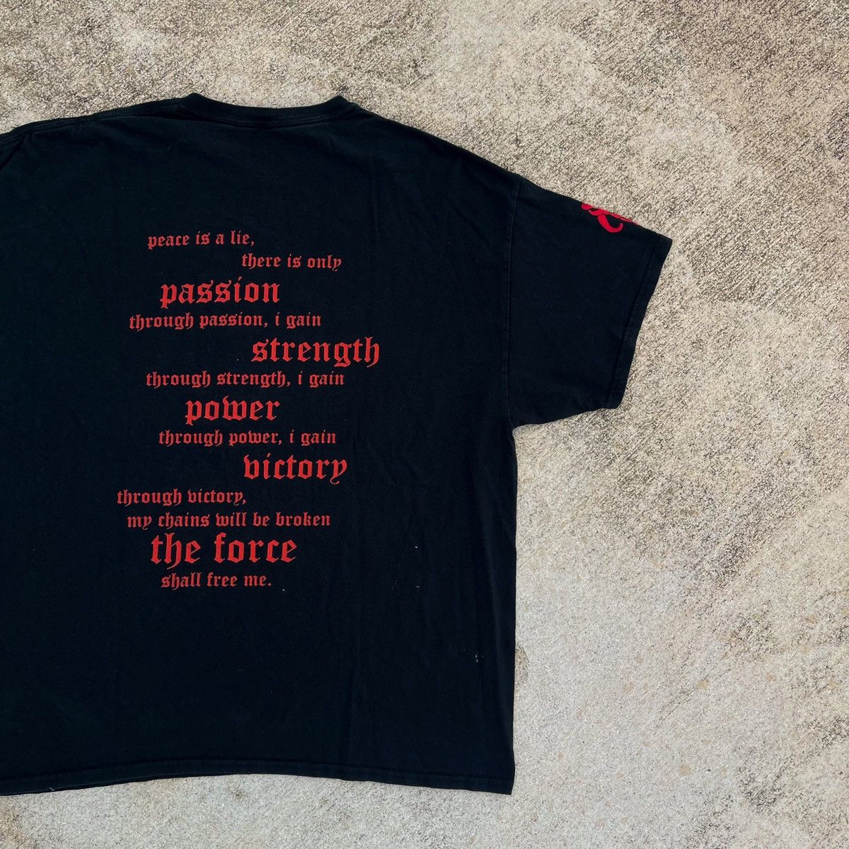 Vintage Vintage Star Wars Mandalorian Tee Size US XL / EU 56 / 4 - 2 Thumbnail