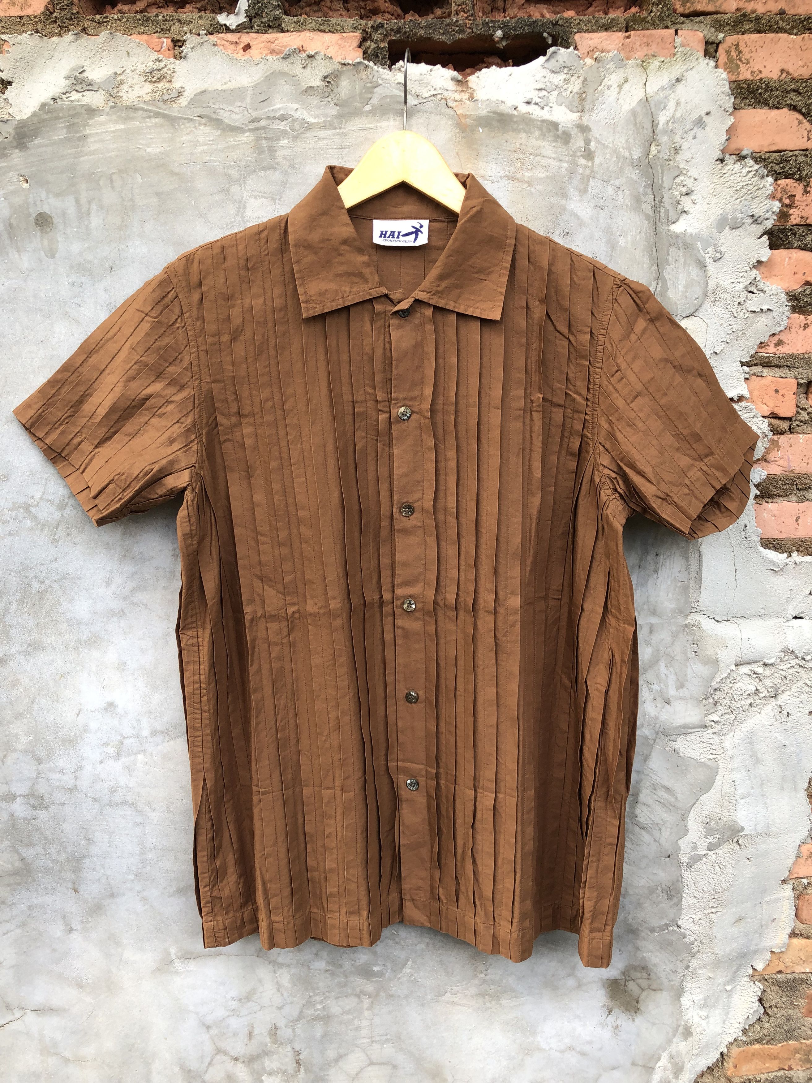 ?RARE 90s Hai Sporting Gear Pleated Shirt by issey Miyake