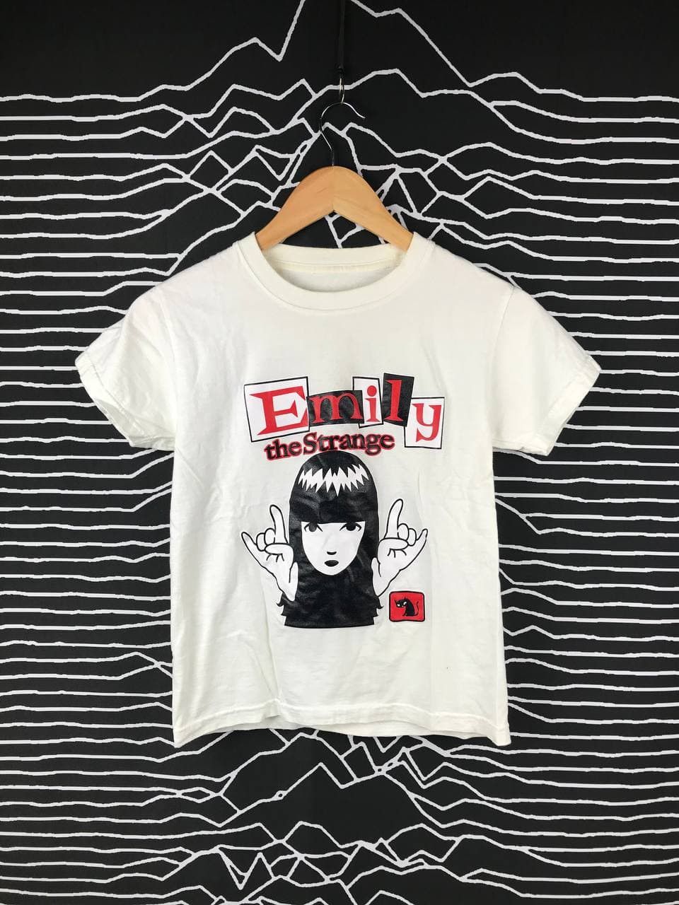 image of Anima x Cartoon Network VTG Emily The Strange Anime Manga Cartoon Crop Tee in White, Men's (Size XS