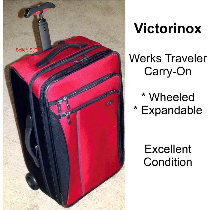 Victorinox Victorinox Werks Traveler Expandable Wheel CarryOn Red
