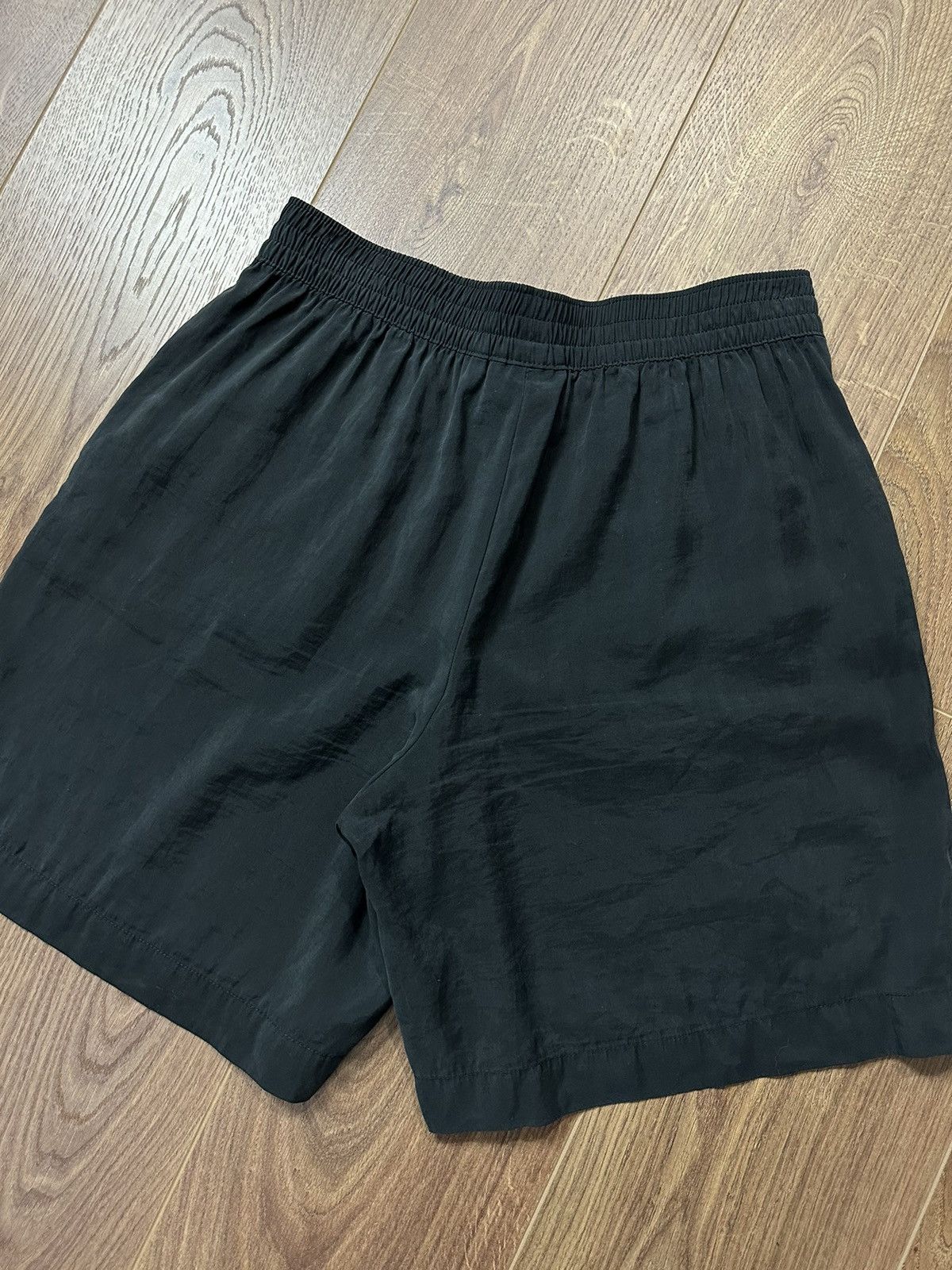 Weekday Weekday Wanda Black Shorts Size US 34 / EU 50 - 13 Thumbnail