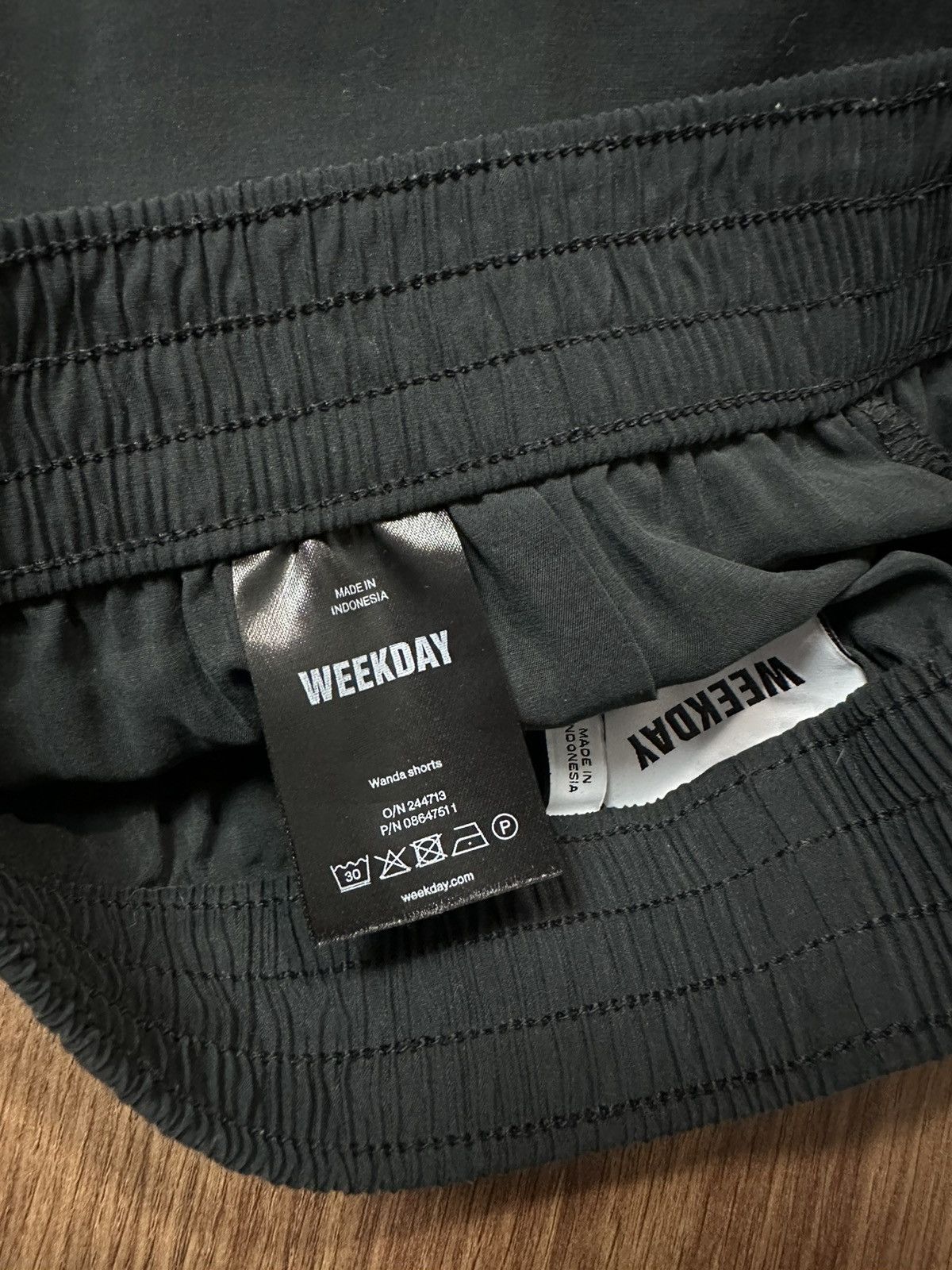 Weekday Weekday Wanda Black Shorts Size US 34 / EU 50 - 10 Thumbnail