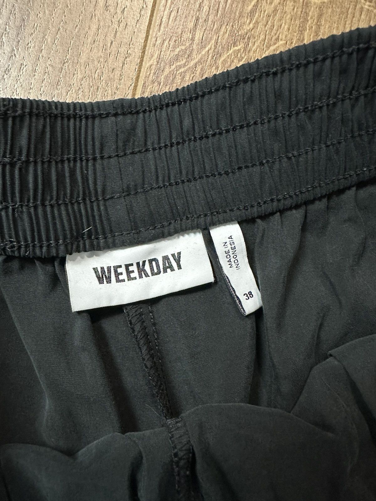 Weekday Weekday Wanda Black Shorts Size US 34 / EU 50 - 9 Thumbnail