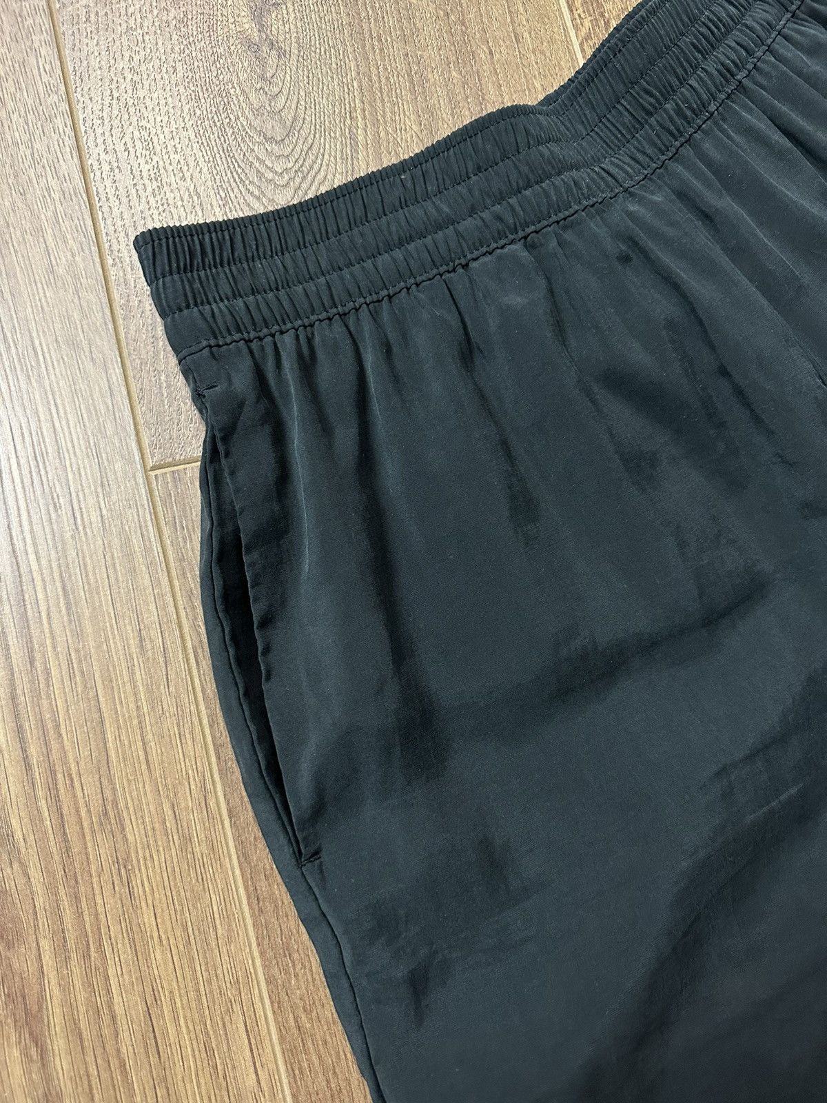 Weekday Weekday Wanda Black Shorts Size US 34 / EU 50 - 6 Thumbnail