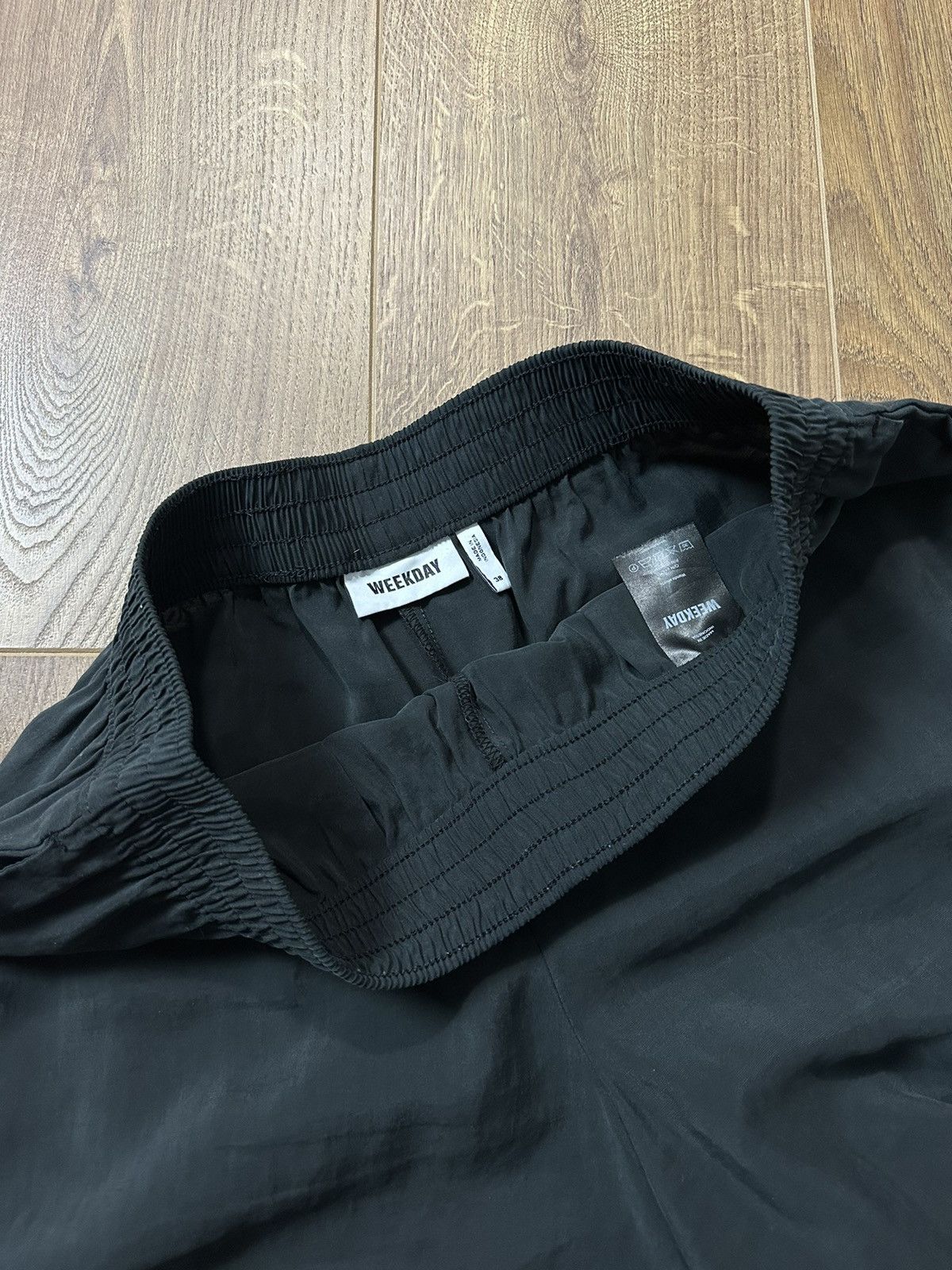 Weekday Weekday Wanda Black Shorts Size US 34 / EU 50 - 8 Thumbnail