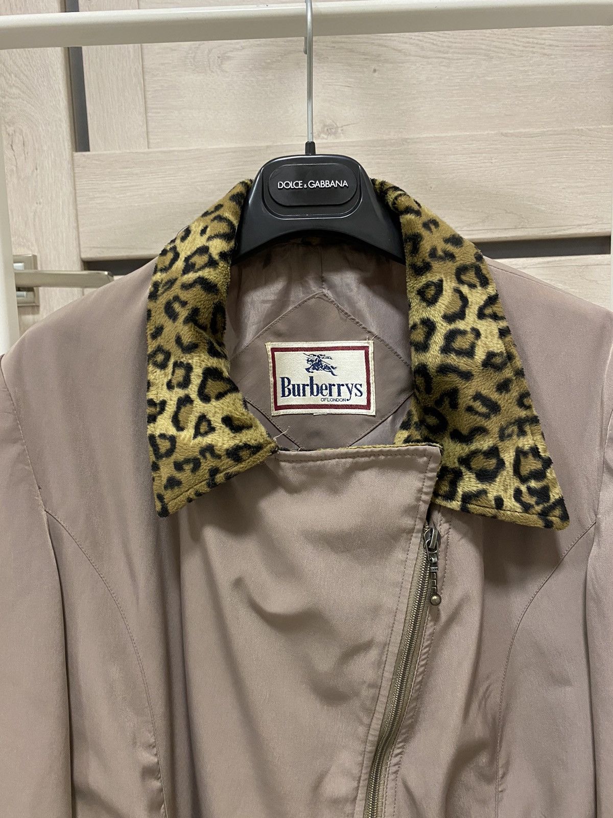 Burberry × Vintage Burberry’s Vintage Leopard Women’s Mid Nylon Trench Size M / US 6-8 / IT 42-44 - 8 Thumbnail