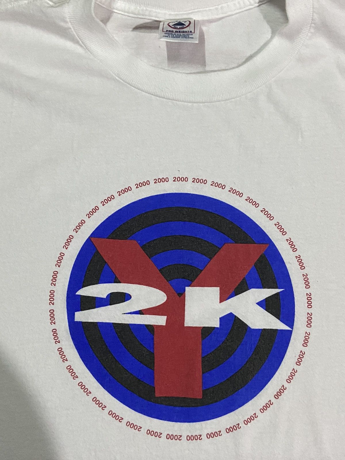 Vintage Vintage Y2K 2000 minimal logo fonts white T-shirt xl Size US XL / EU 56 / 4 - 6 Thumbnail