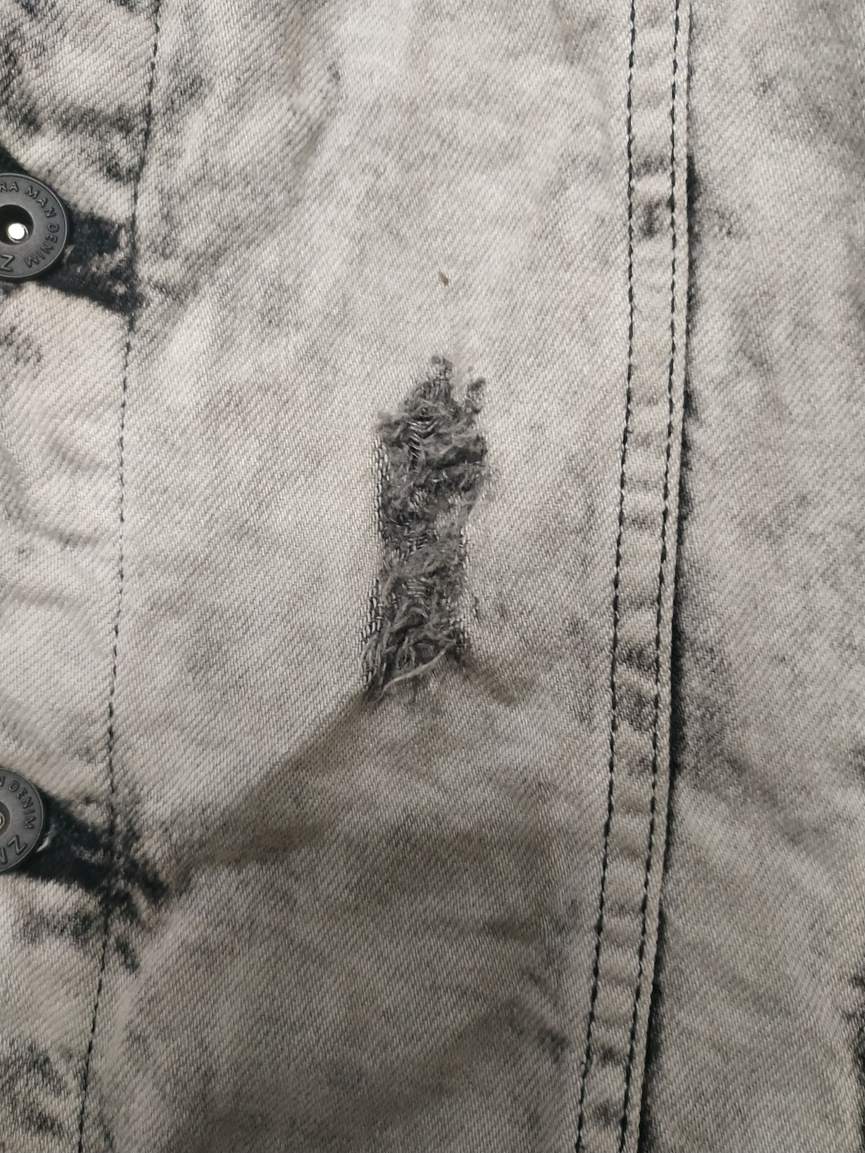 Zara Zara Man Denim Distressed Trucker Jacket Size US L / EU 52-54 / 3 - 6 Thumbnail
