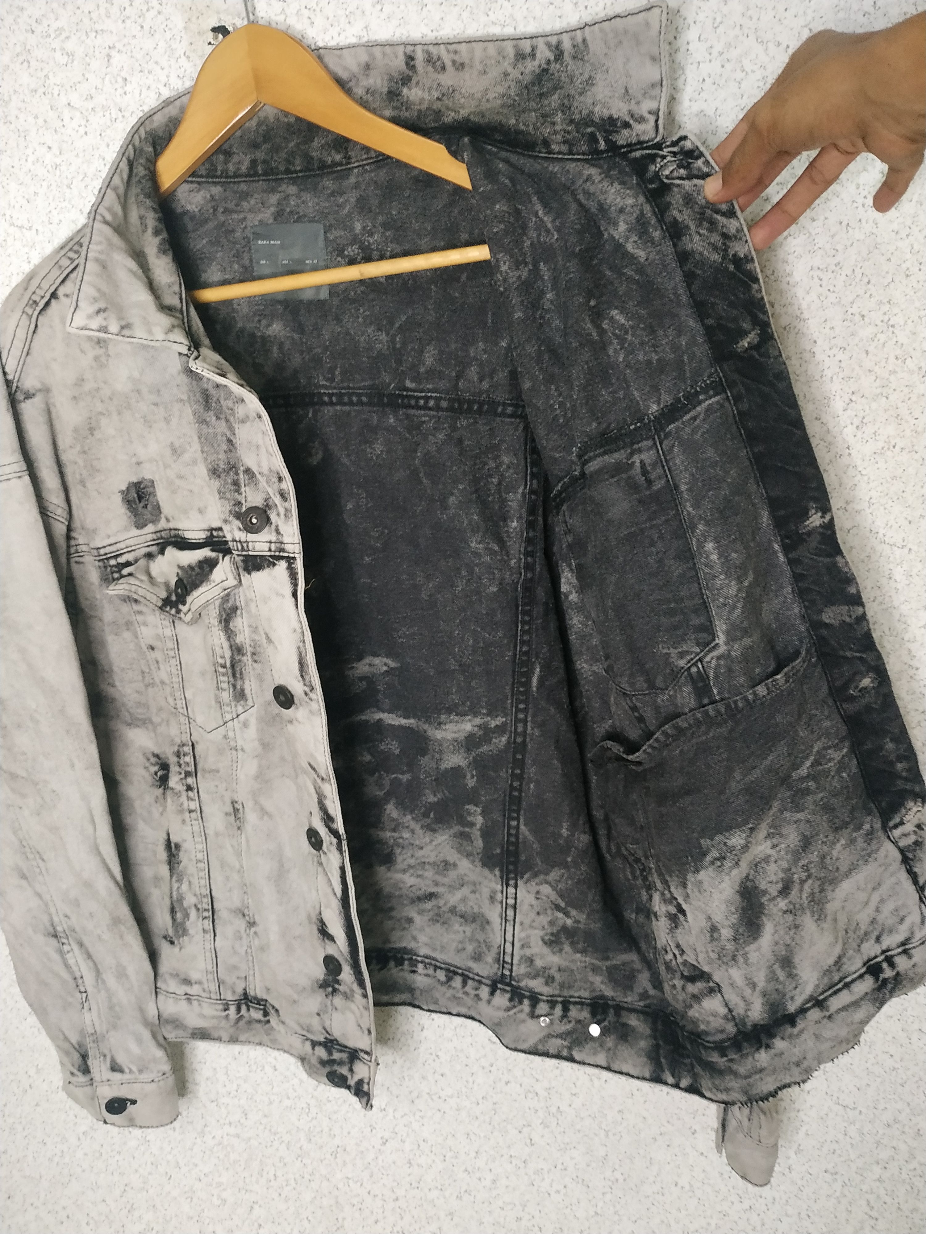Zara Zara Man Denim Distressed Trucker Jacket Size US L / EU 52-54 / 3 - 4 Thumbnail