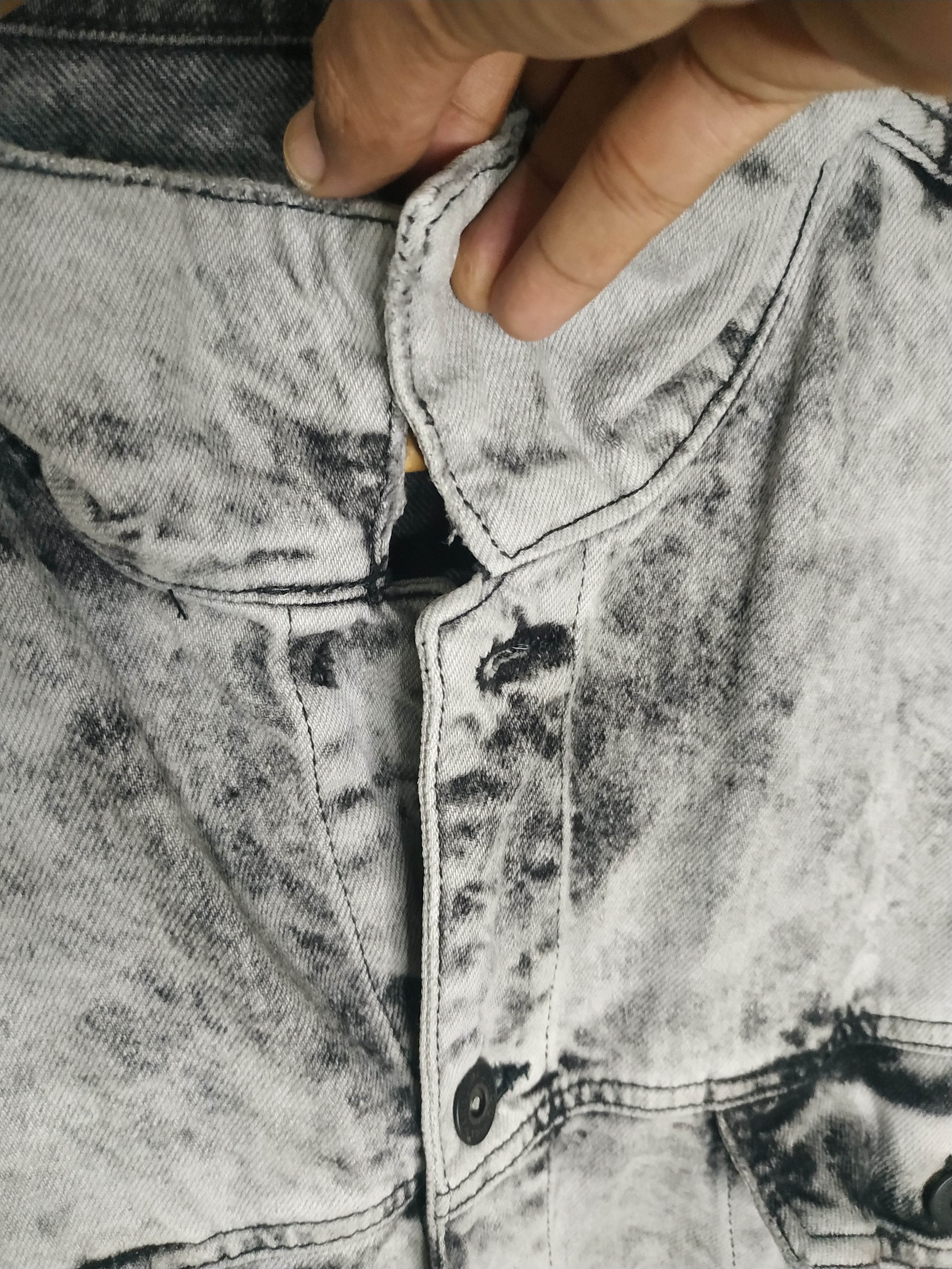 Zara Zara Man Denim Distressed Trucker Jacket Size US L / EU 52-54 / 3 - 8 Thumbnail