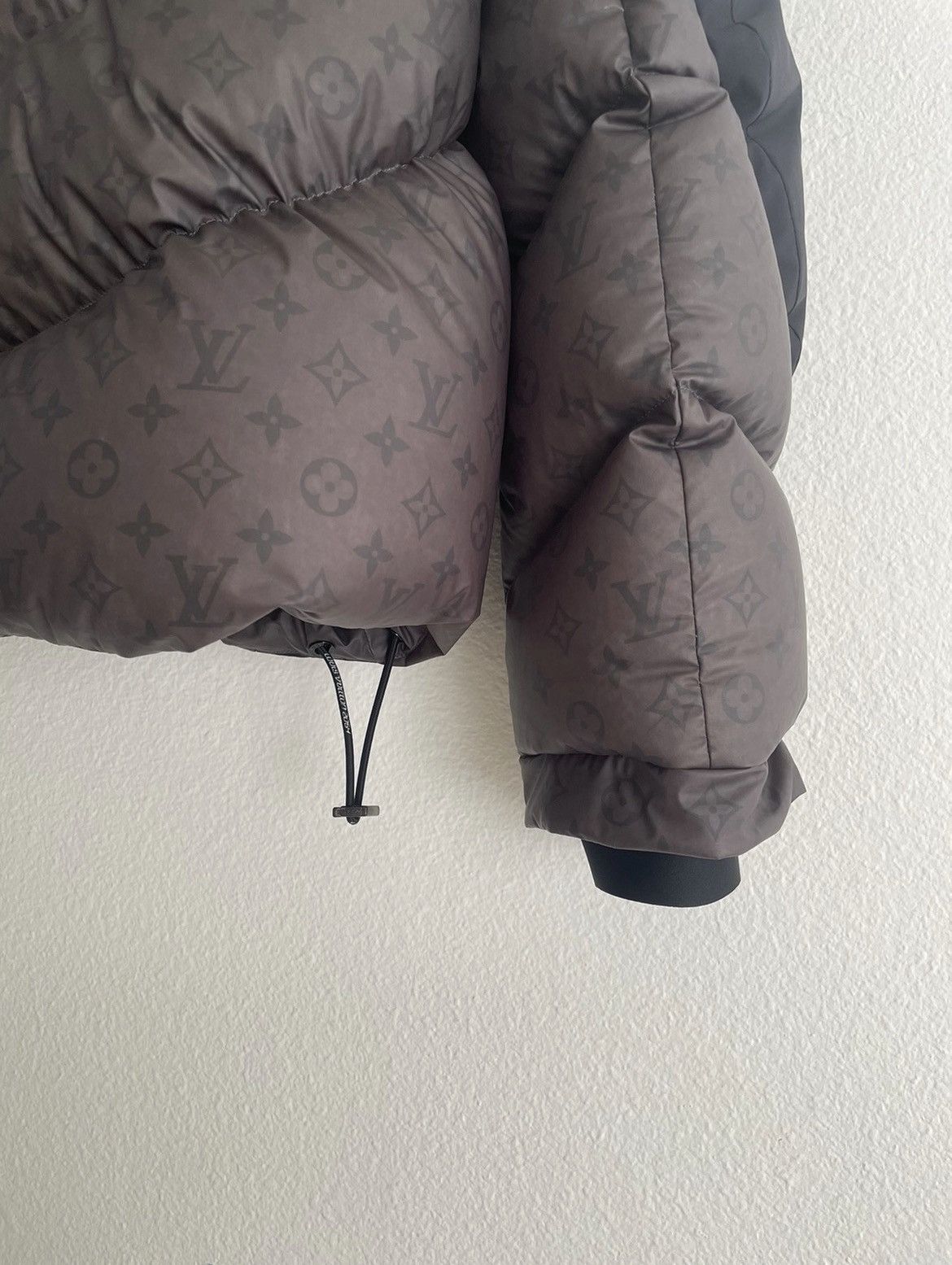 Louis Vuitton Louis Vuitton 2054 Heat Reactive Puffer Jacket Size US L / EU 52-54 / 3 - 6 Thumbnail