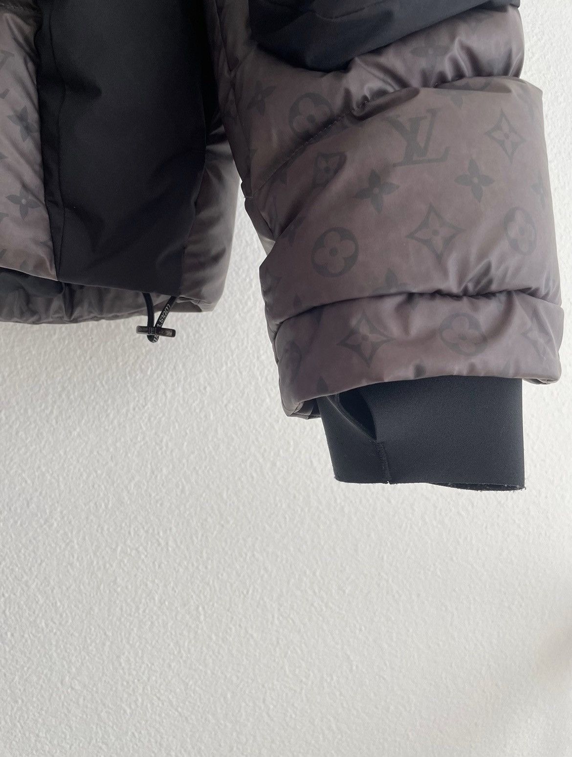 Louis Vuitton Louis Vuitton 2054 Heat Reactive Puffer Jacket Size US L / EU 52-54 / 3 - 5 Thumbnail