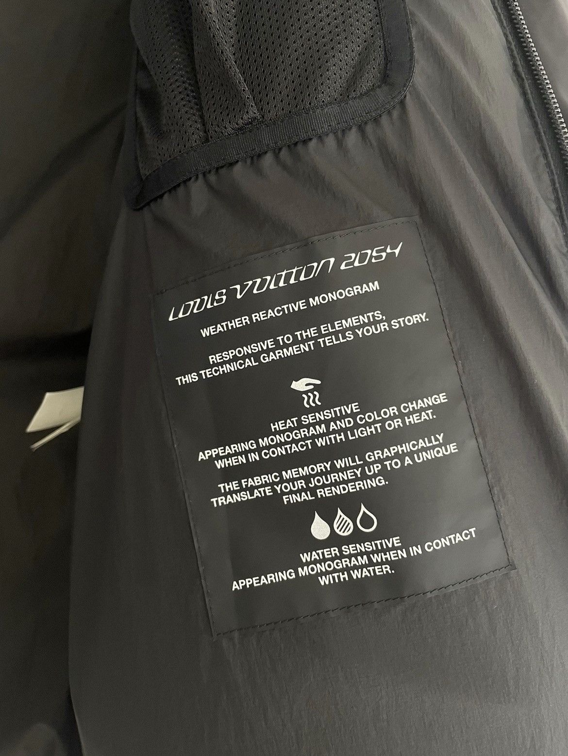Louis Vuitton Louis Vuitton 2054 Heat Reactive Puffer Jacket Size US L / EU 52-54 / 3 - 13 Thumbnail