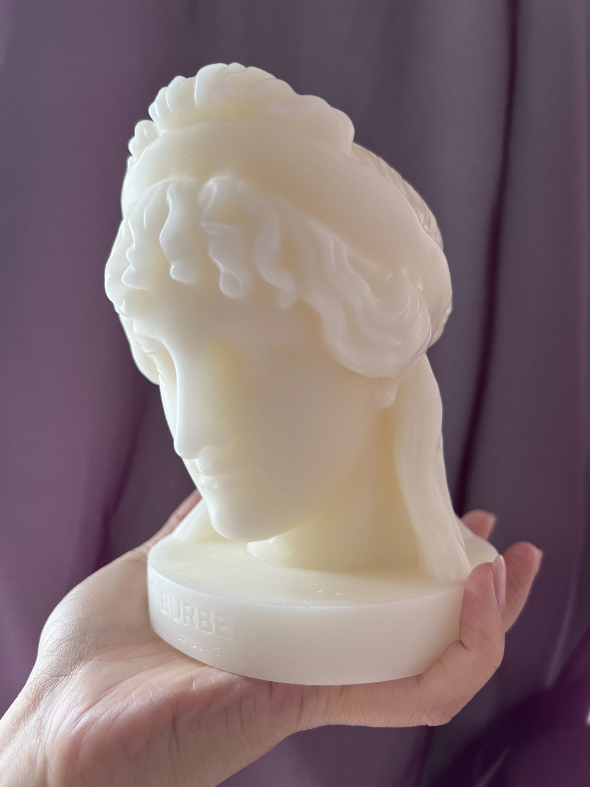 Burberry × Riccardo Tisci Burberry Olympia collection Elpis statue candle home decor Size ONE SIZE - 3 Thumbnail