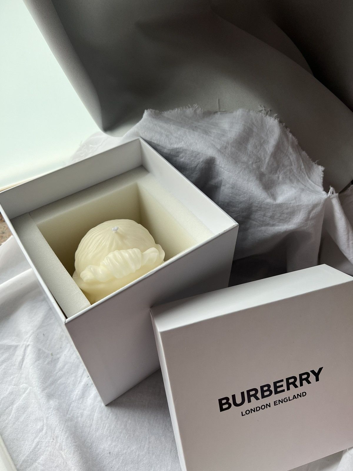 Burberry × Riccardo Tisci Burberry Olympia collection Elpis statue candle home decor Size ONE SIZE - 7 Thumbnail