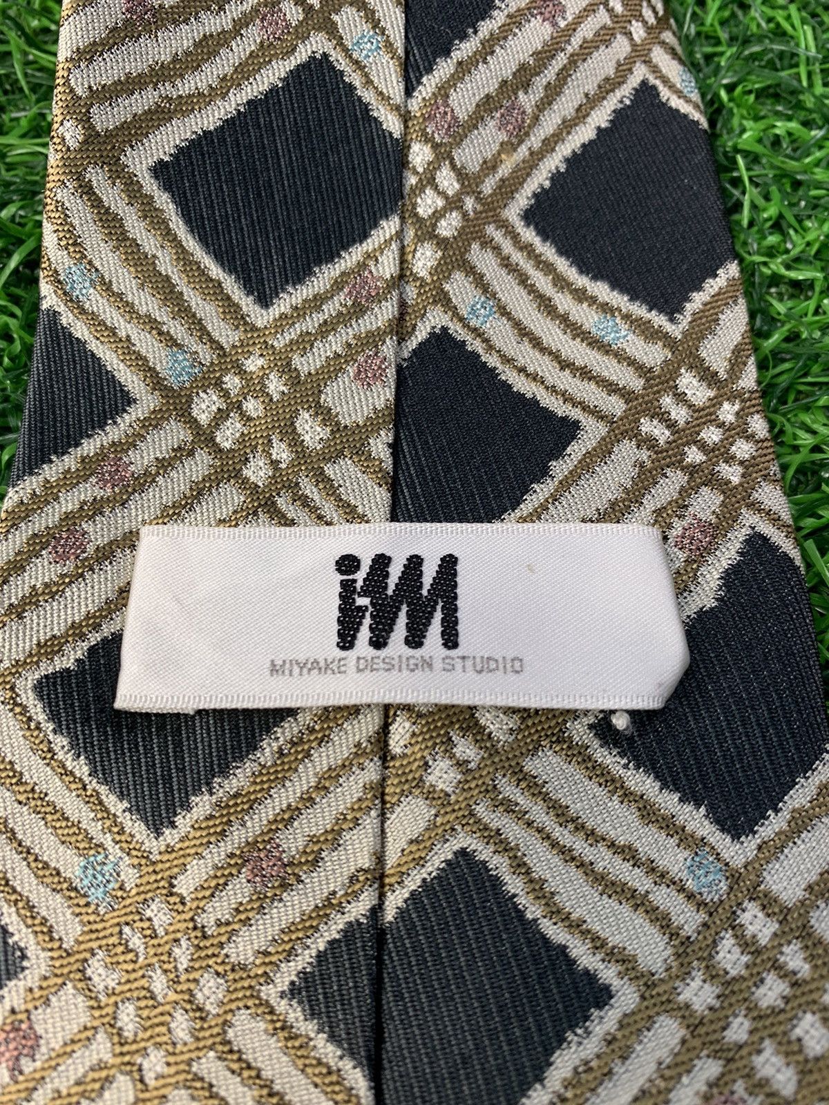 Issey Miyake Issey Miyake Design Men's Neck Tie 100 Polyester Size ONE SIZE - 1 Thumbnail