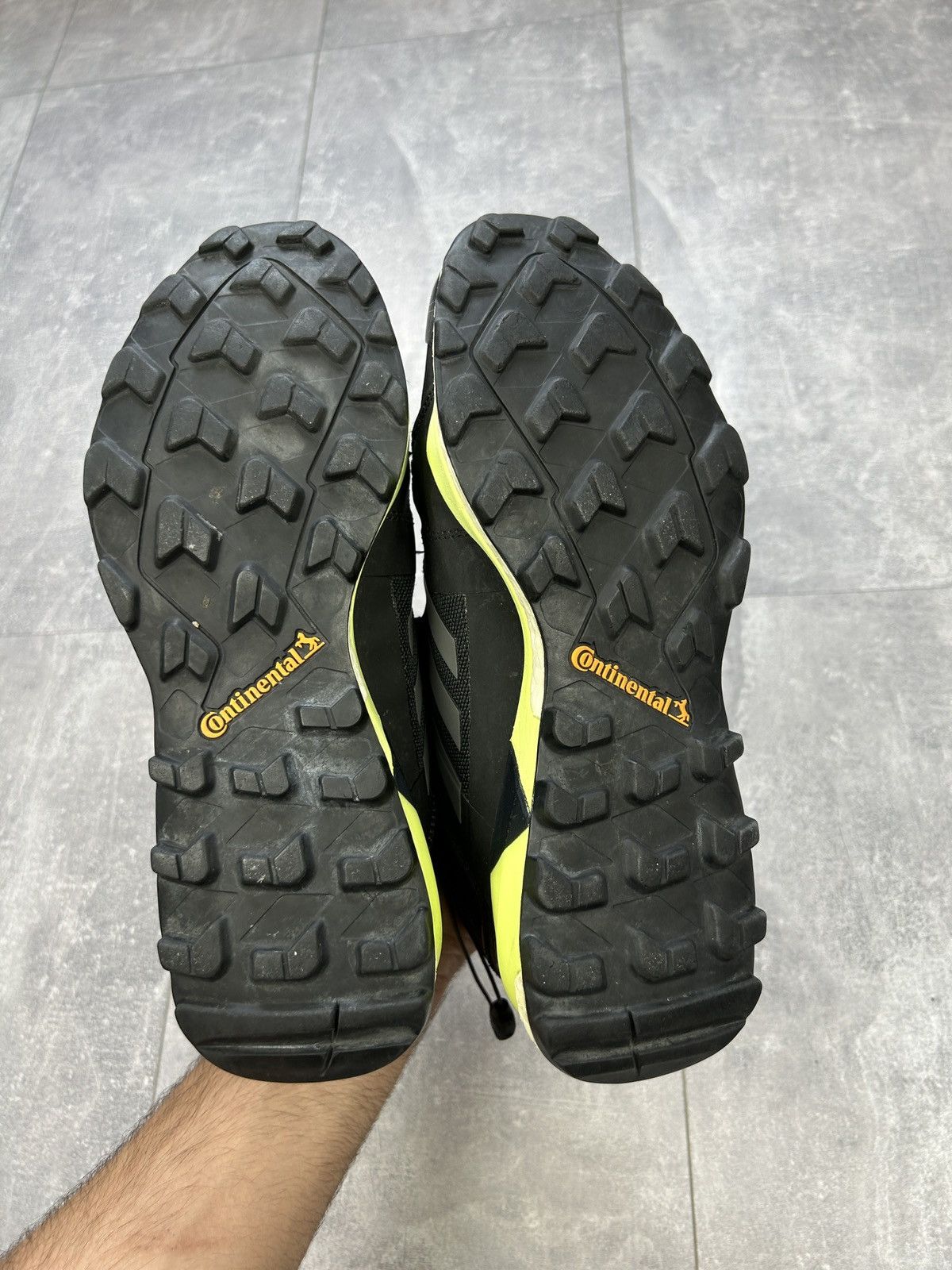 Adidas × Goretex Mens Adidas TERREX SKYCHASER XT MID GORE-TEX SHOES Sneakers Size US 8.5 / EU 41-42 - 11 Thumbnail
