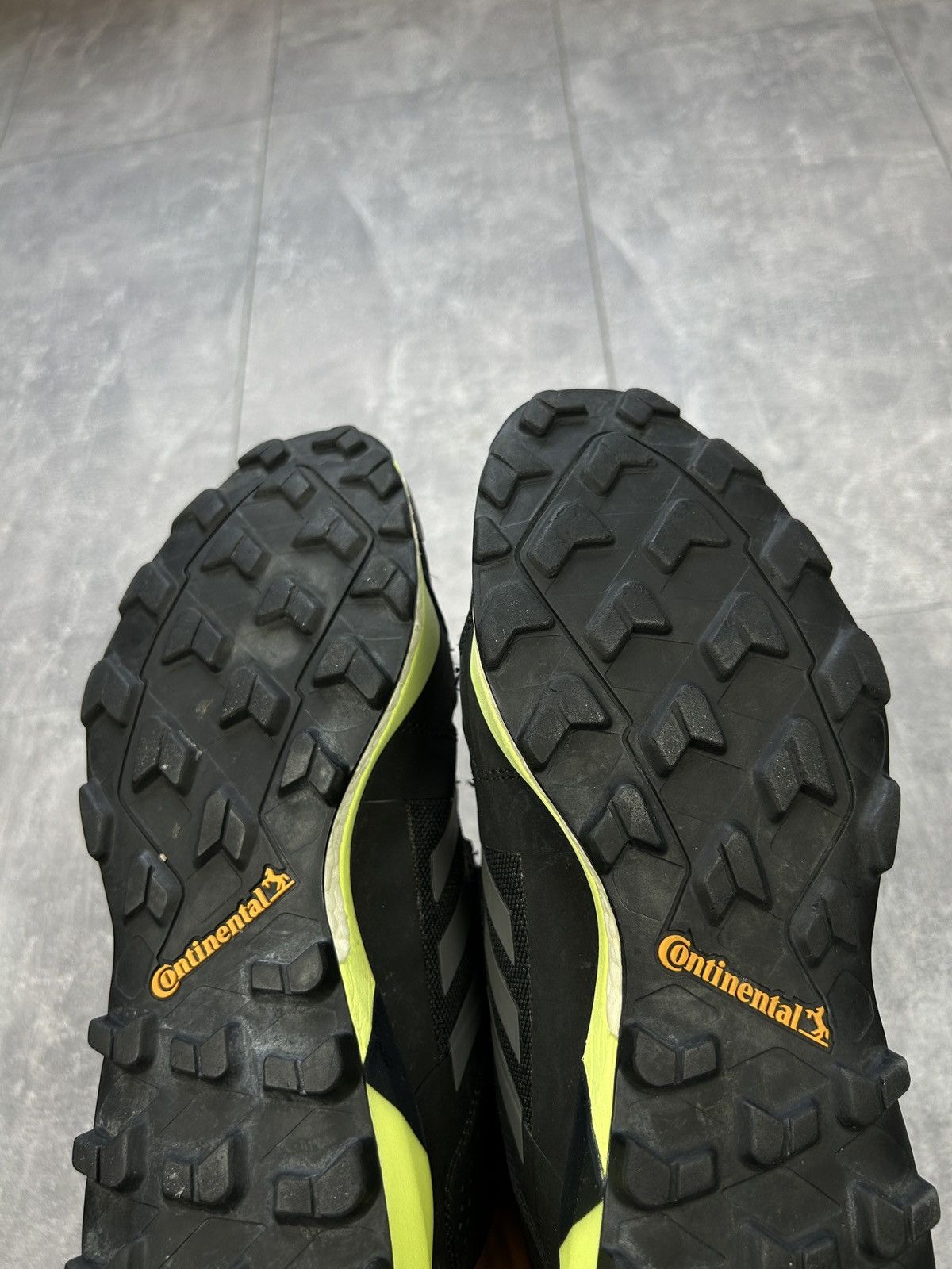 Adidas × Goretex Mens Adidas TERREX SKYCHASER XT MID GORE-TEX SHOES Sneakers Size US 8.5 / EU 41-42 - 12 Thumbnail