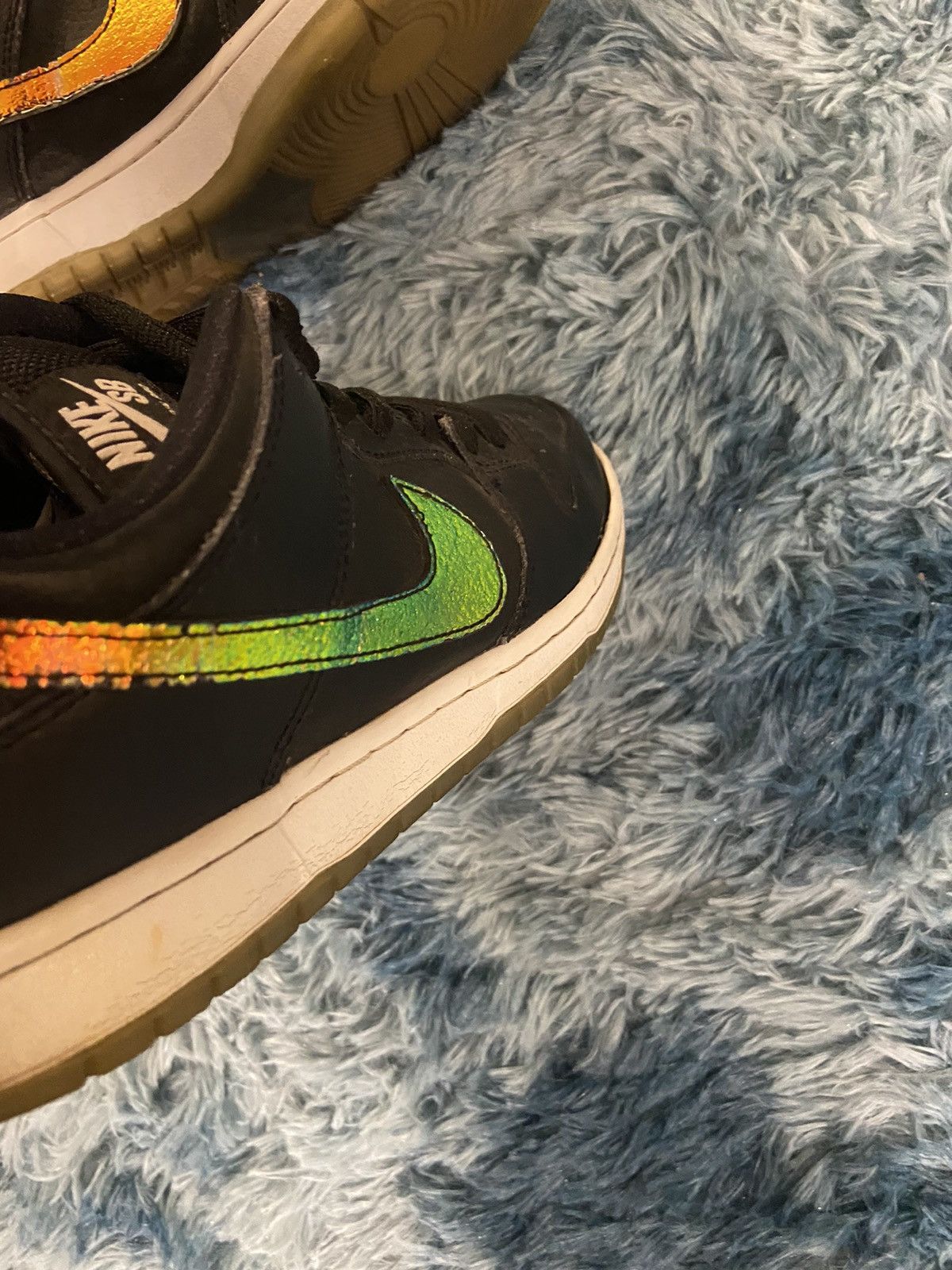 Nike RARE Nike SB Dunk Low Sparkle Oil Spill Sneaker Size 9 US Size US 9 / EU 42 - 4 Thumbnail
