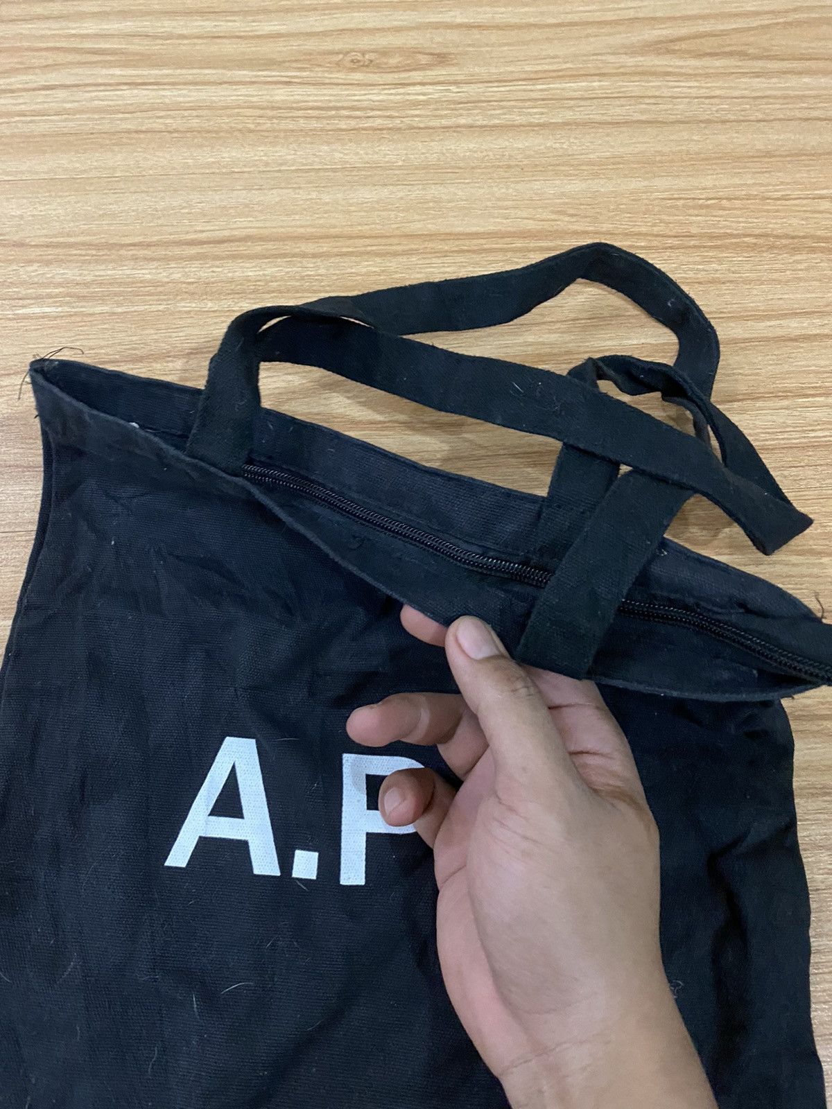 A.P.C. 🔥SALE🔥A.P.C TOTE BAG Size ONE SIZE - 4 Thumbnail
