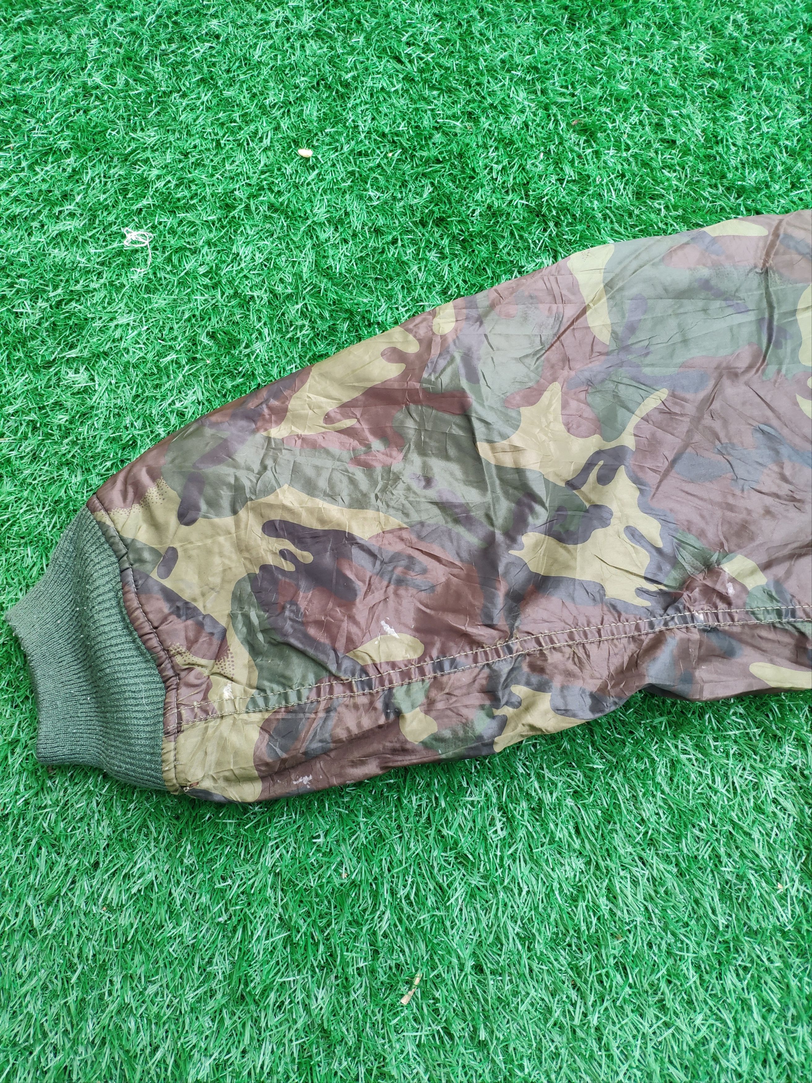 Vintage Vintage Flyers Man Bomber Jacket Camouflage Reversible Size US L / EU 52-54 / 3 - 4 Thumbnail