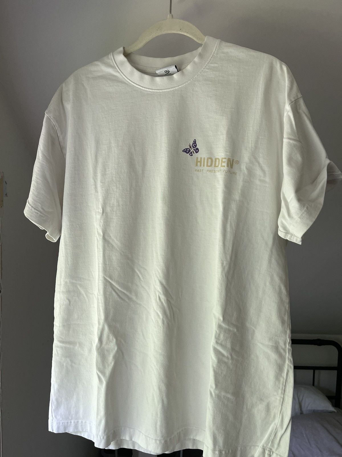 HIDDEN Botanicals Tee Large