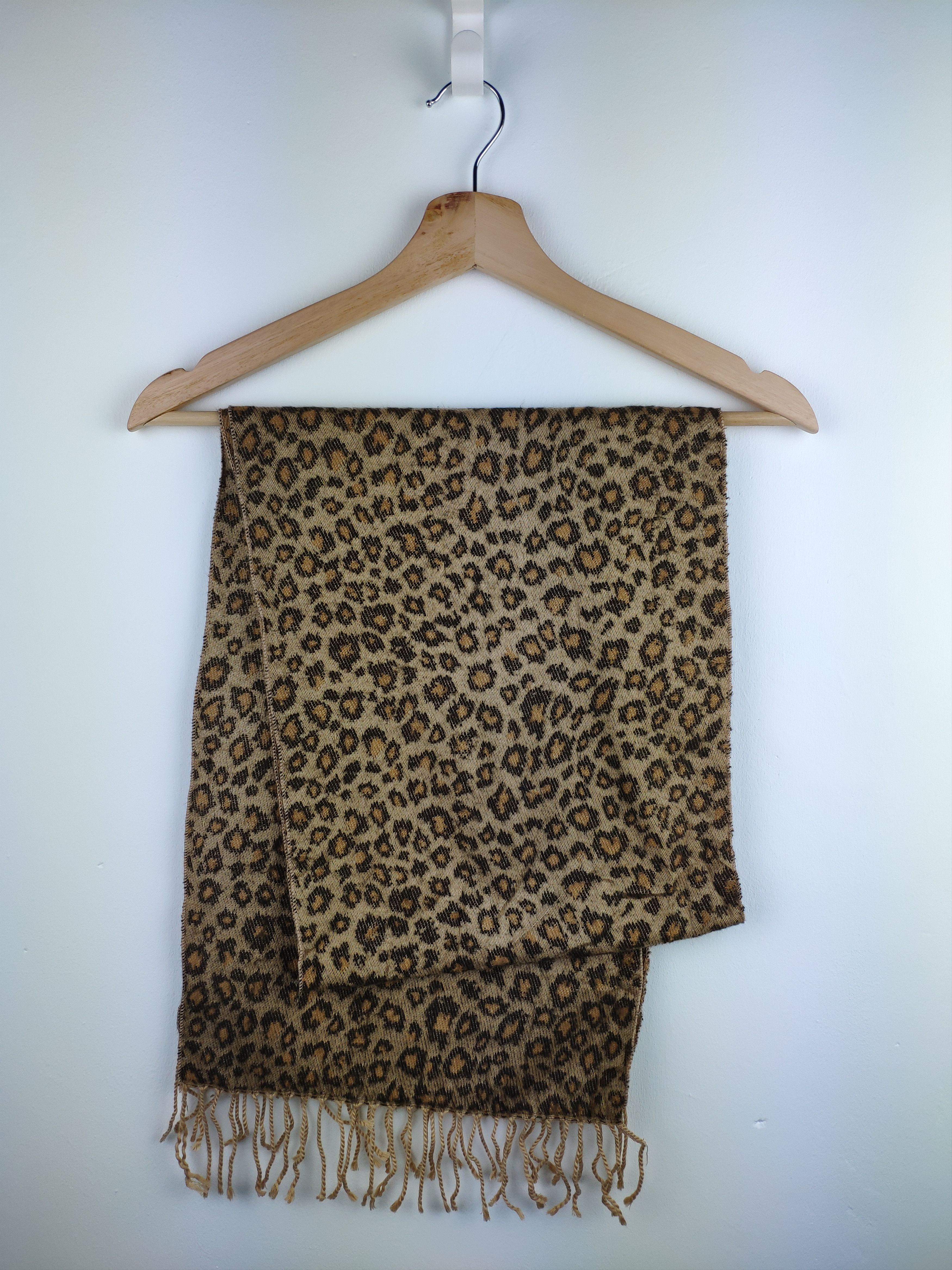 Japanese Brand × Vintage Leopard Printed Scarf Muffler Unbranded Size ONE SIZE - 2 Thumbnail