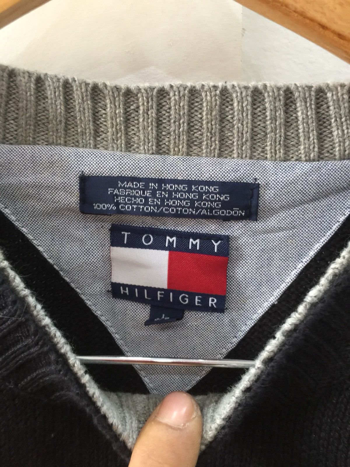 Tommy Hilfiger × Vintage 💥delete today💥signature tommy Hilfiger sweater kintwear Size US L / EU 52-54 / 3 - 3 Thumbnail