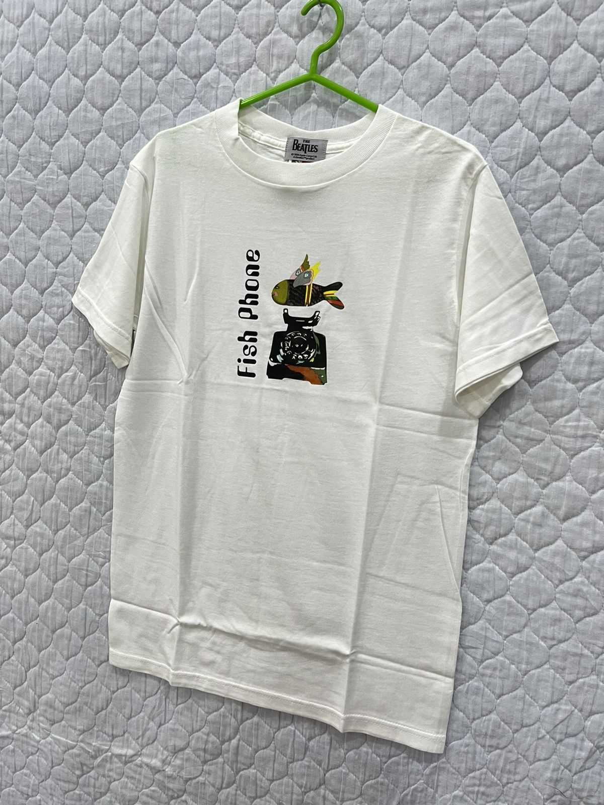 Band Tees E. THE BEATLES FISH PHONE Size US S / EU 44-46 / 1 - 3 Thumbnail