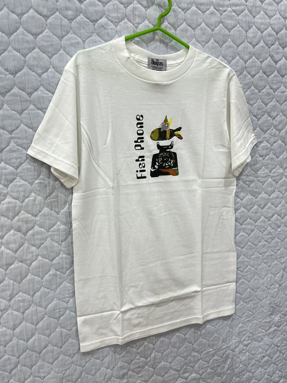 Band Tees E. THE BEATLES FISH PHONE Size US S / EU 44-46 / 1 - 2 Thumbnail