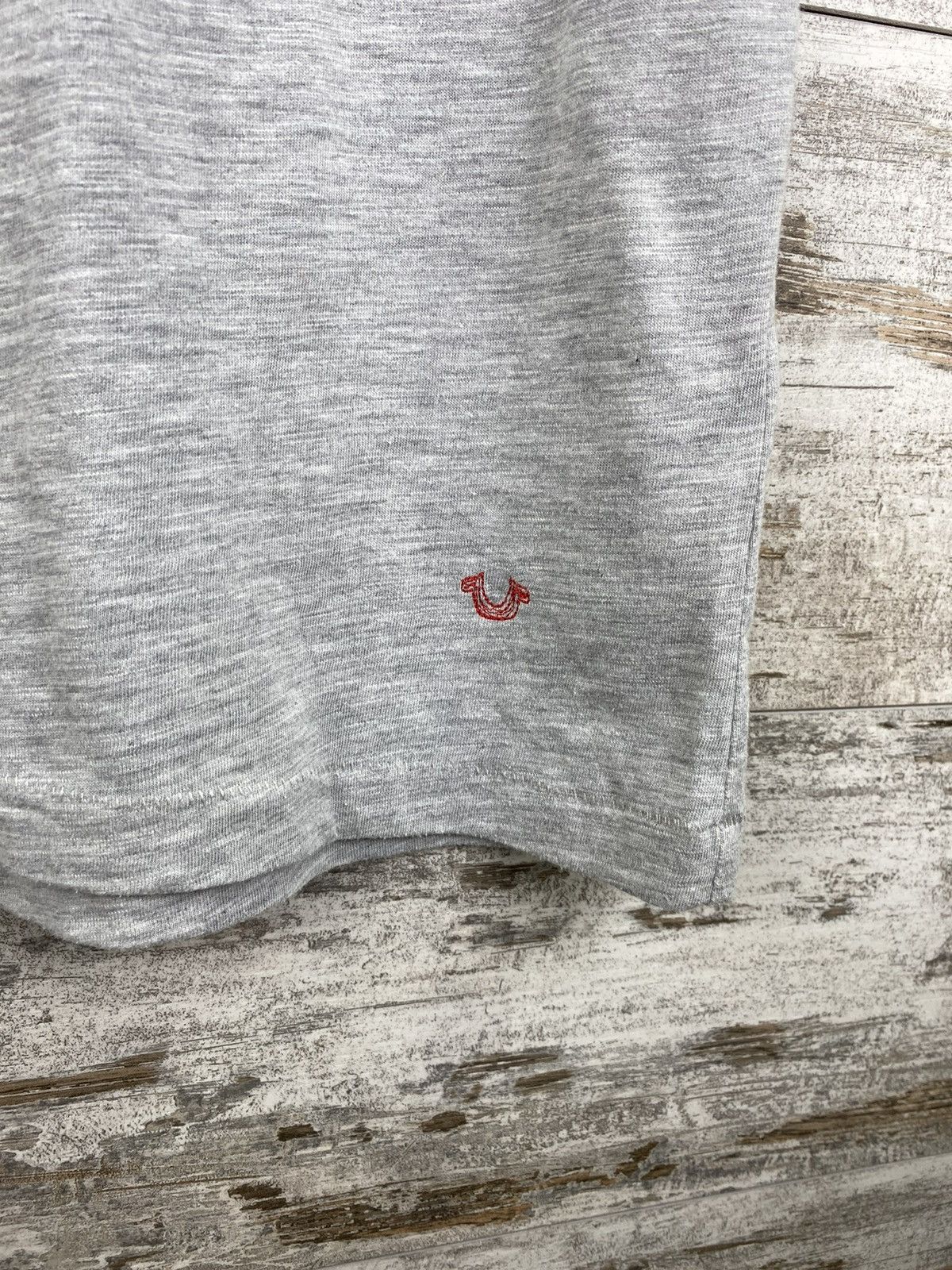 True Religion × Vintage Mens Vintage True Religion Chief T Shirt y2k streetwear tee Size US XL / EU 56 / 4 - 3 Thumbnail