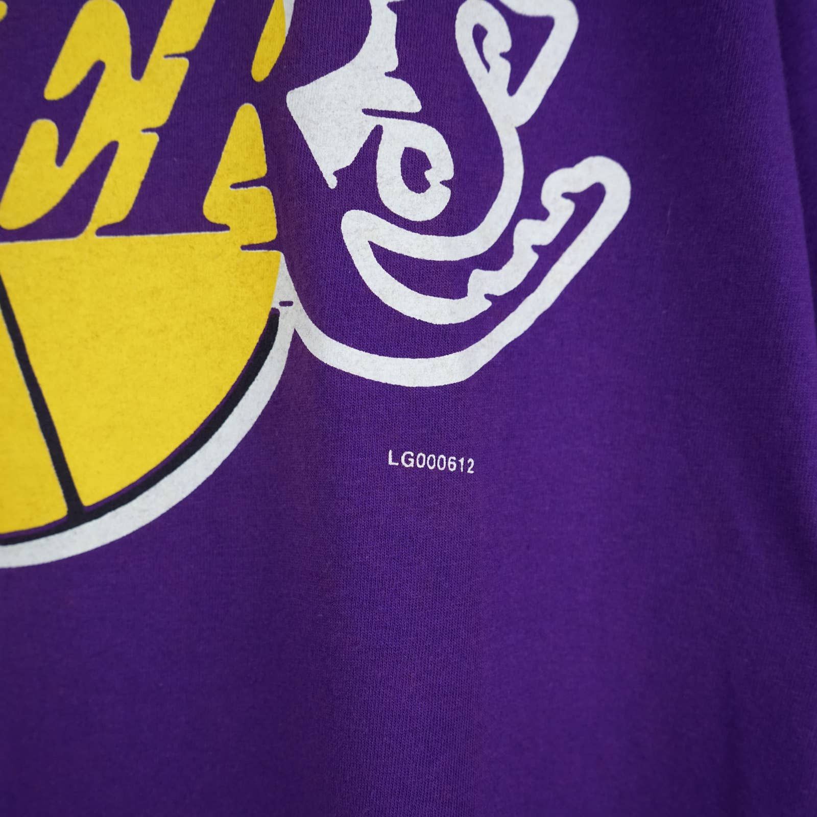 NBA × Vintage 1990s Lakers t shirt Single Stitch Size US XL / EU 56 / 4 - 3 Thumbnail