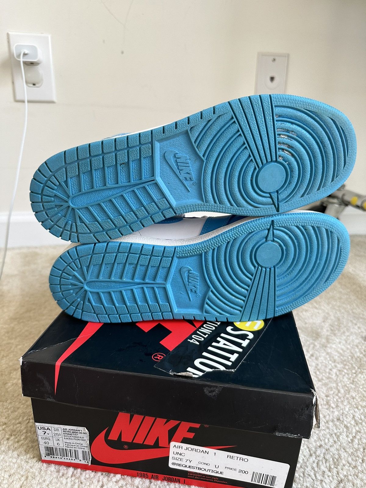 Jordan Brand AIR JORDAN 1 ‘UNC’ 2015 SIZE 7 Size US 7 / EU 40 - 5 Thumbnail