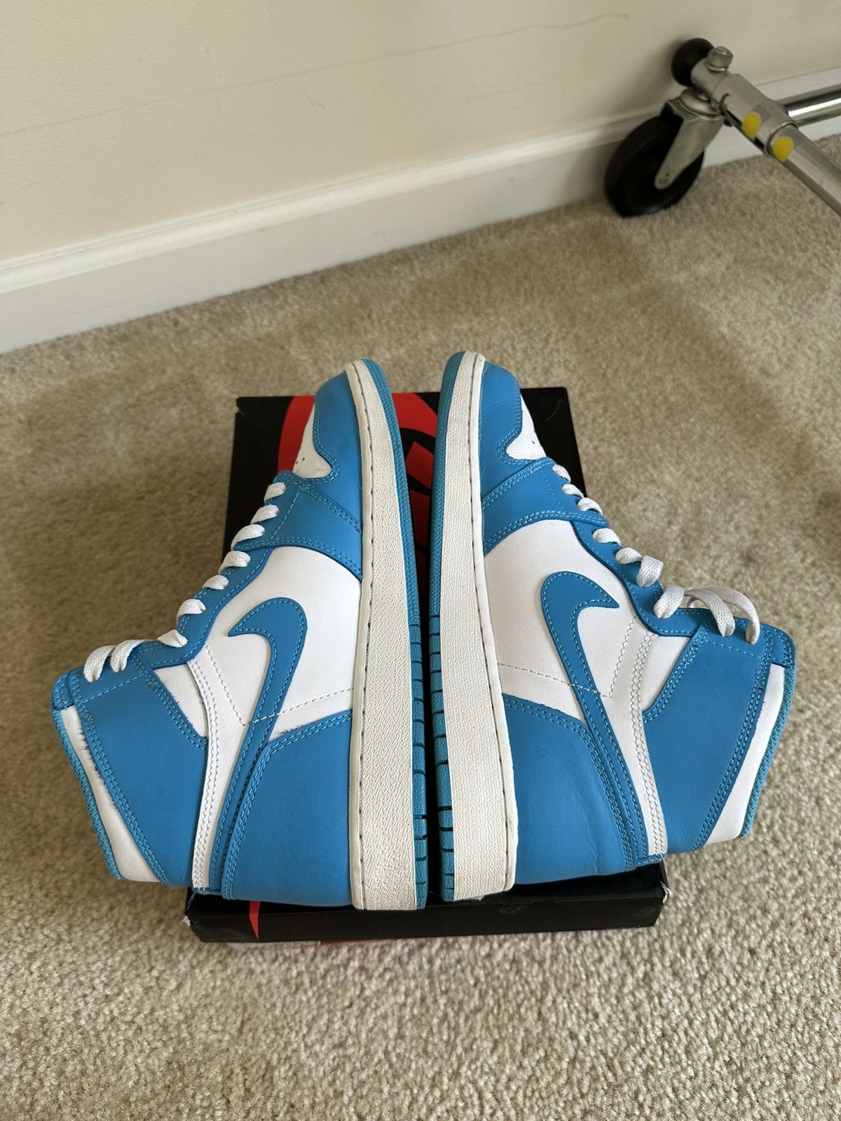 Jordan Brand AIR JORDAN 1 ‘UNC’ 2015 SIZE 7 Size US 7 / EU 40 - 6 Thumbnail