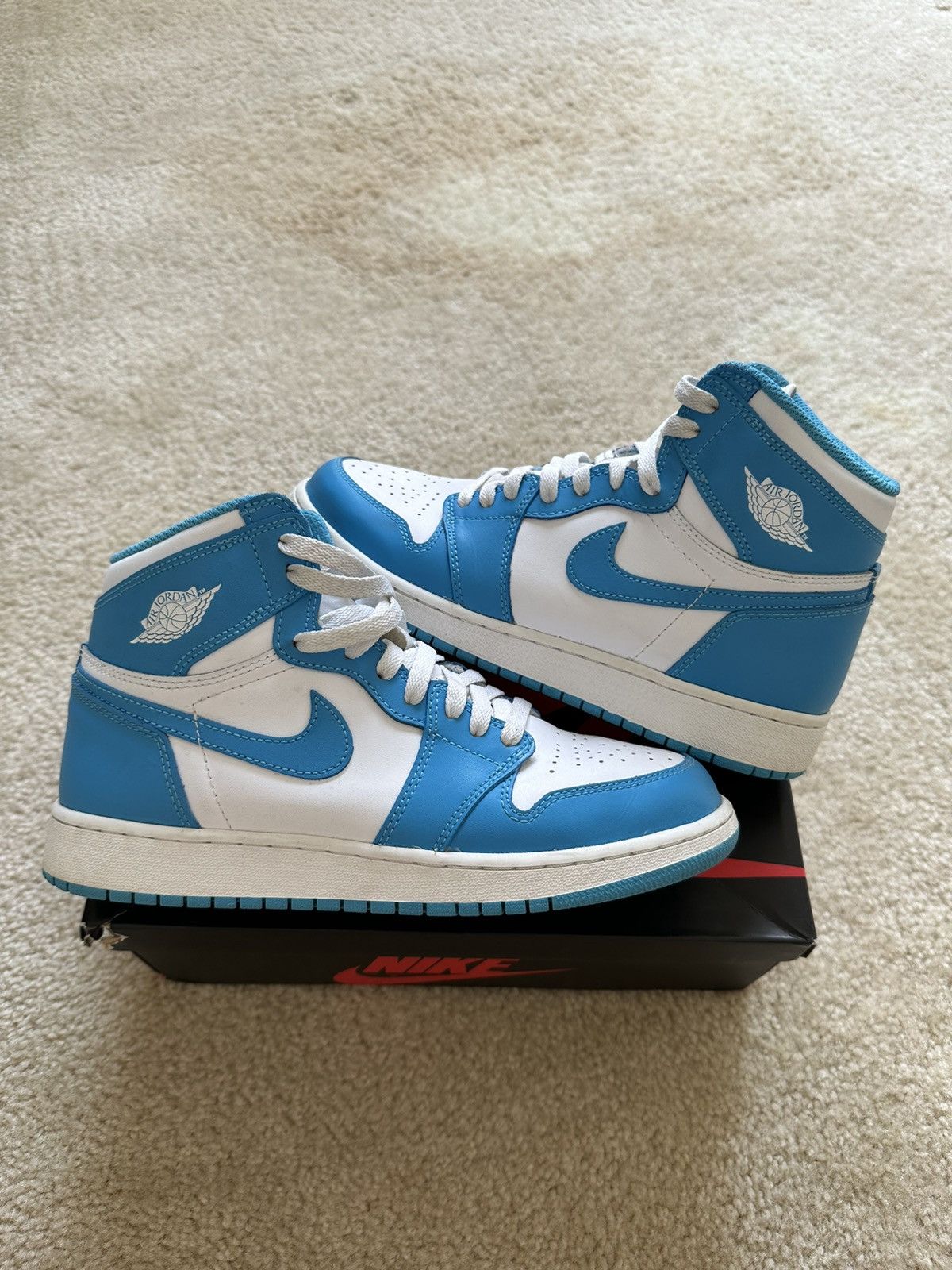 Jordan Brand AIR JORDAN 1 ‘UNC’ 2015 SIZE 7 Size US 7 / EU 40 - 1 Thumbnail